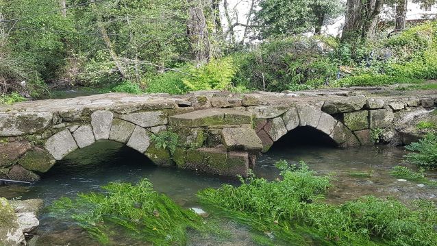 A ponte do Couto en abril de 2024, despois dunha xornada de limpeza de Vaipolorío.