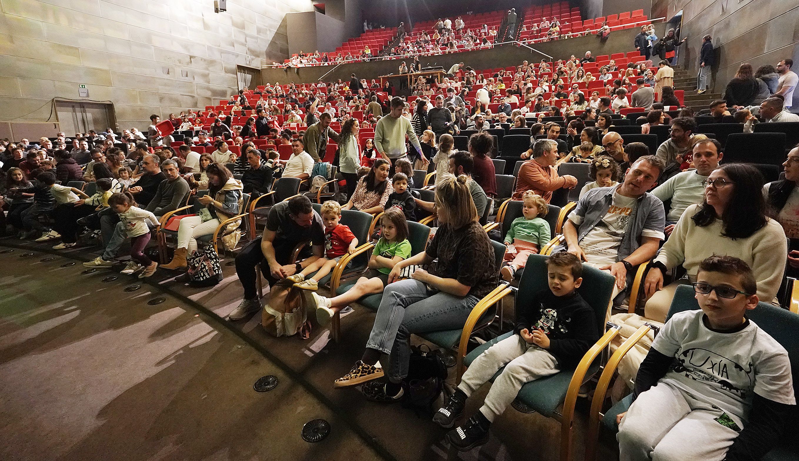 Uxía Lambona e a Banda Molona clausuran el Salón do Libro 2025