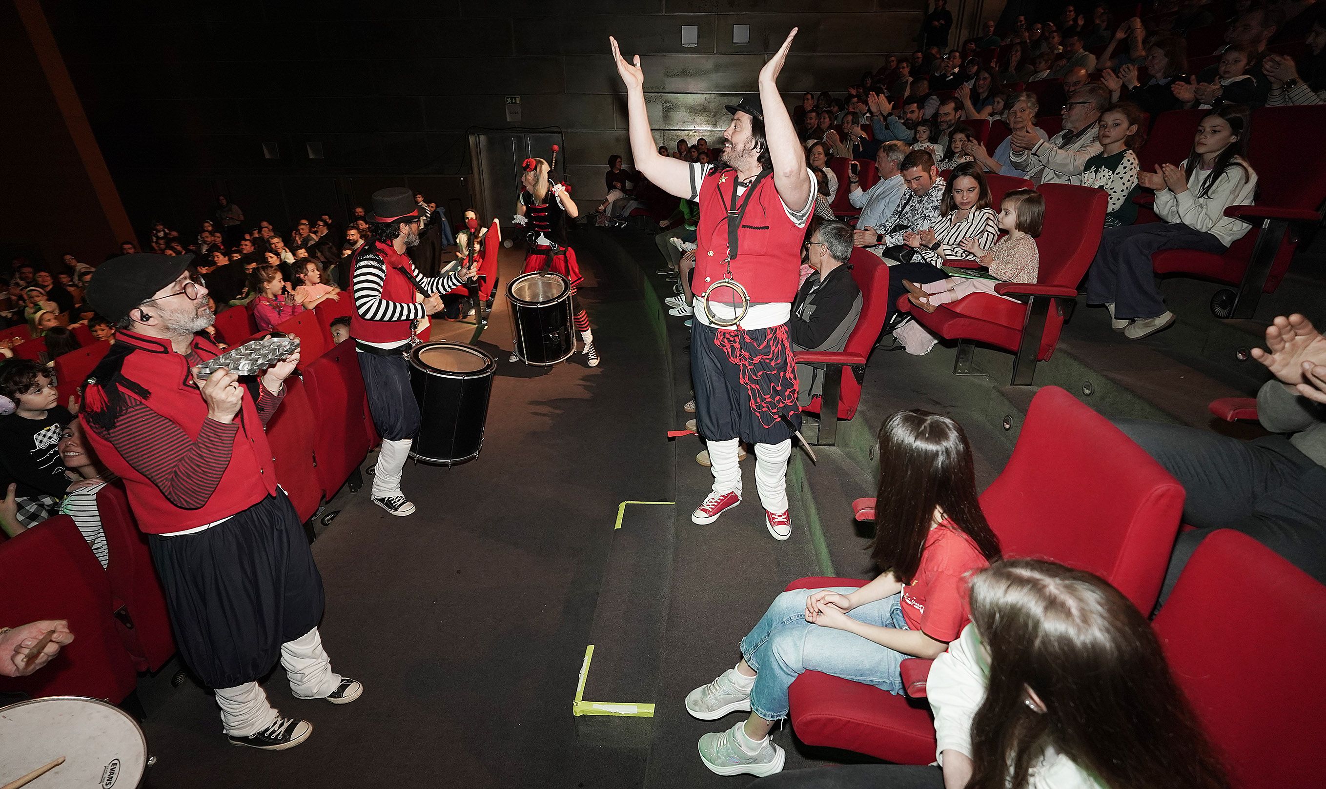 Uxía Lambona e a Banda Molona clausuran el Salón do Libro 2025