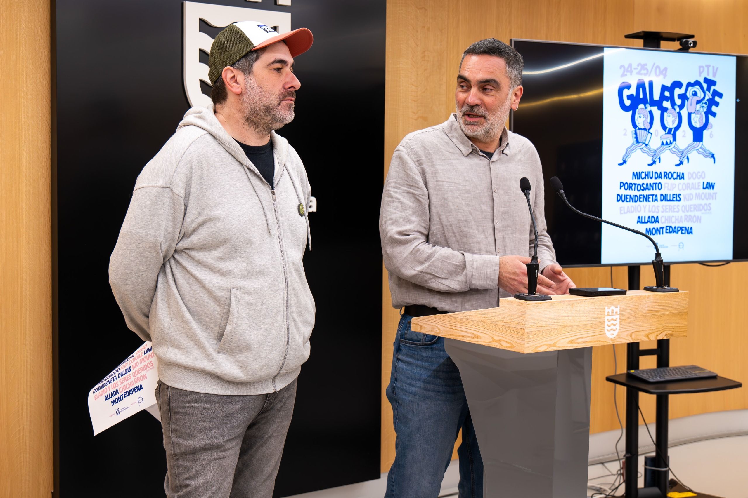 Marcos Rivas y Demetrio Gómez presentando el Galegote