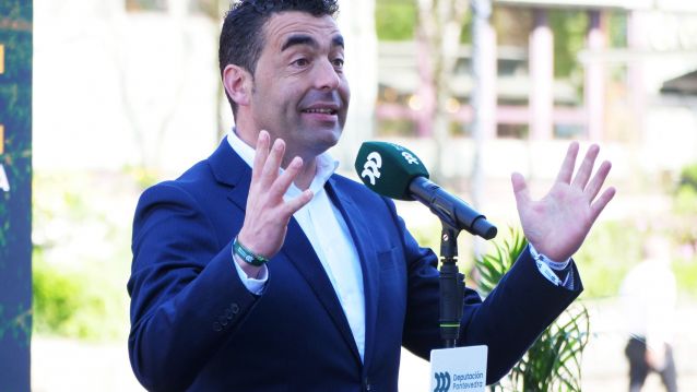 Luís López, presidente de la Deputación, presentando el programa +Música 2026
