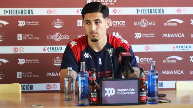 Rueda de prensa de Miki Bosch, jugador del Pontevedra CF