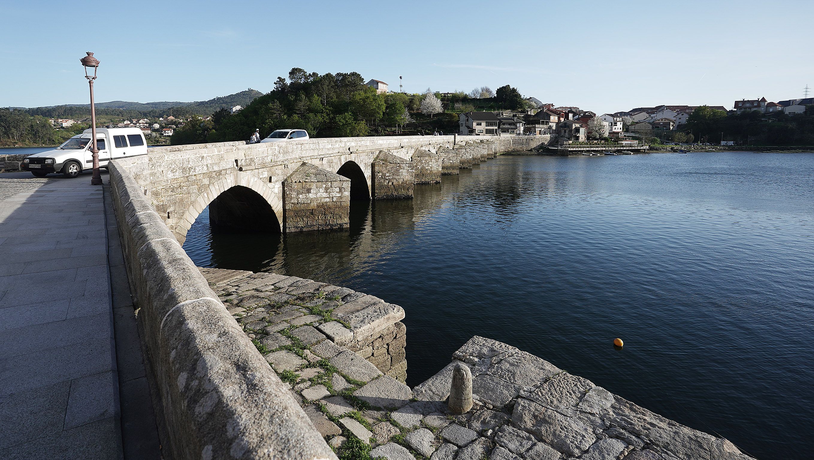 Visita institucional al puente medieval de Ponte Sampaio Visita institucional al puente medieval de Ponte Sampaio
