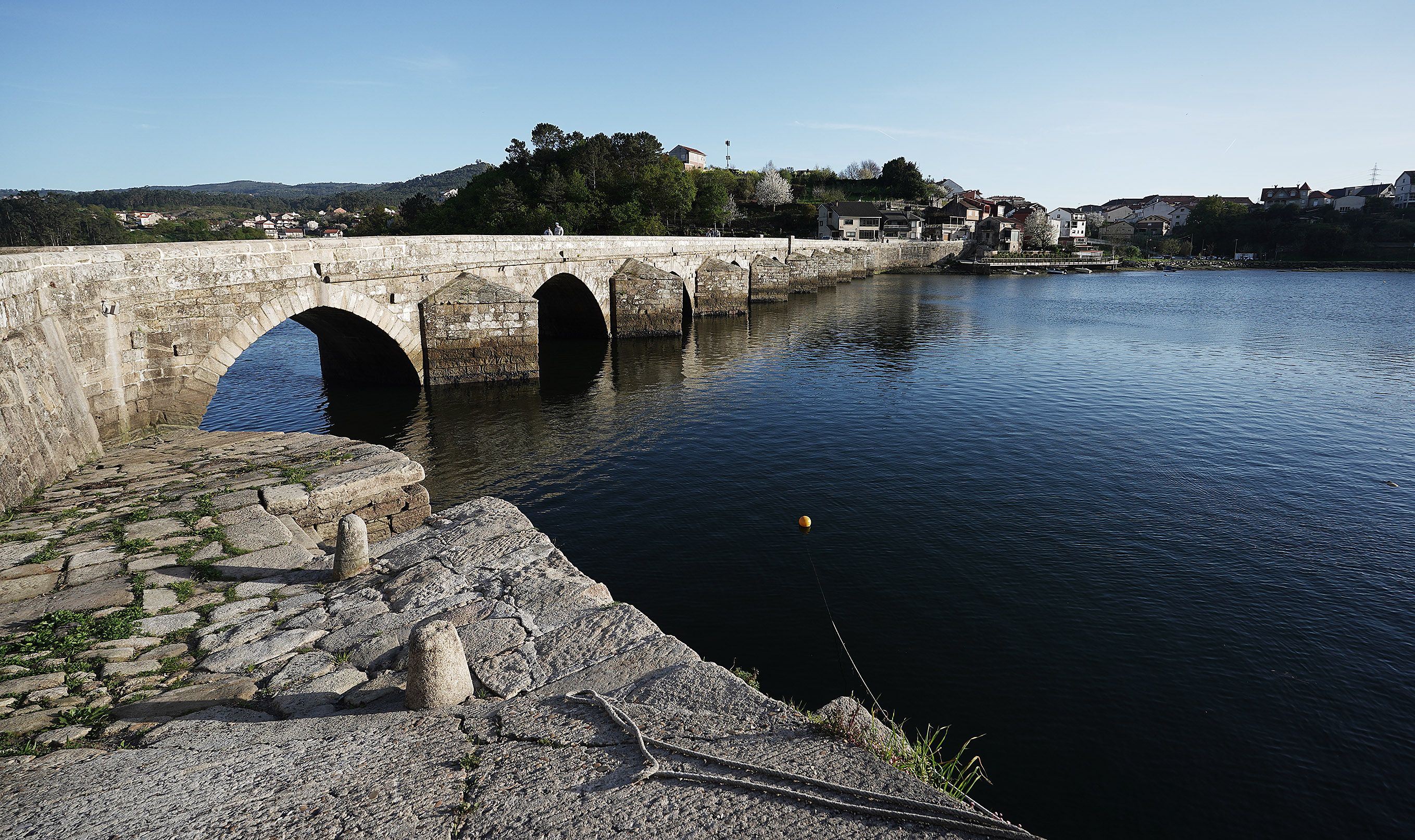 Visita institucional al puente medieval de Ponte Sampaio Visita institucional al puente medieval de Ponte Sampaio
