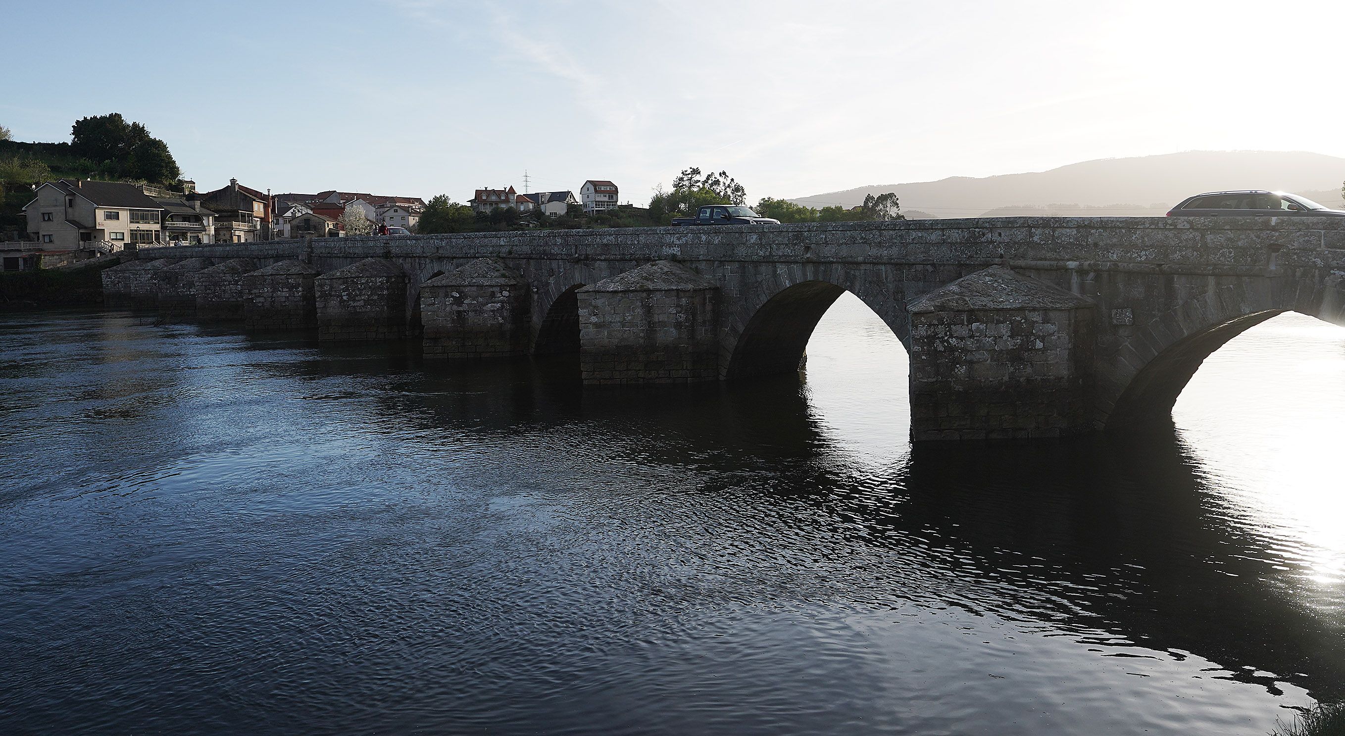 Visita institucional al puente medieval de Ponte Sampaio Visita institucional al puente medieval de Ponte Sampaio