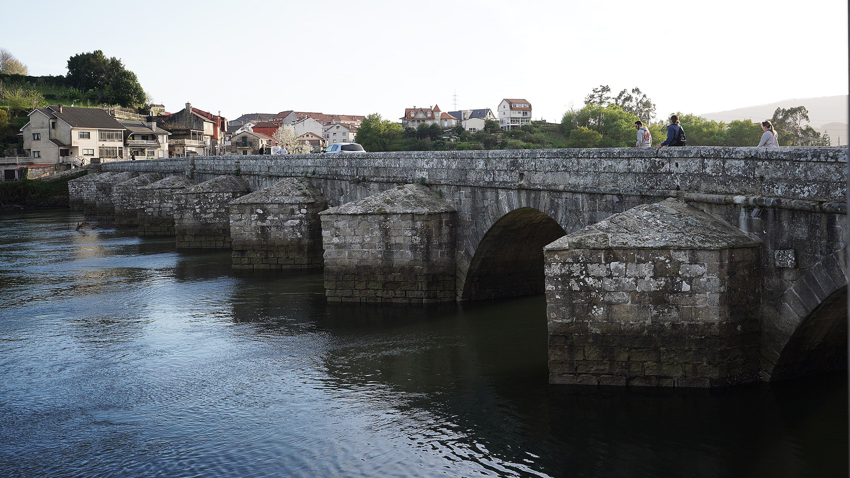 Visita institucional al puente medieval de Ponte Sampaio Visita institucional al puente medieval de Ponte Sampaio