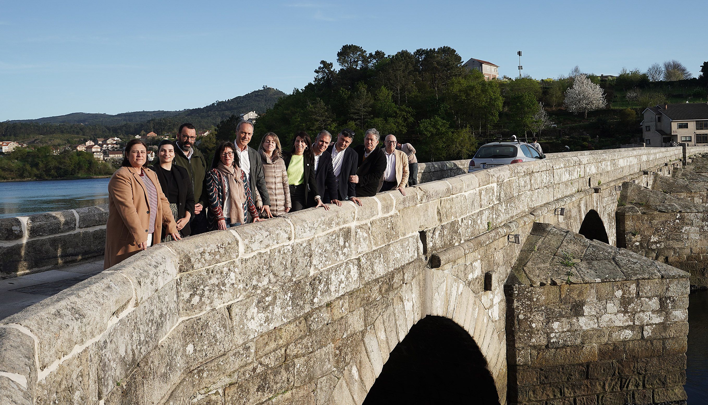 Visita institucional á ponte medieval de Ponte Sampaio