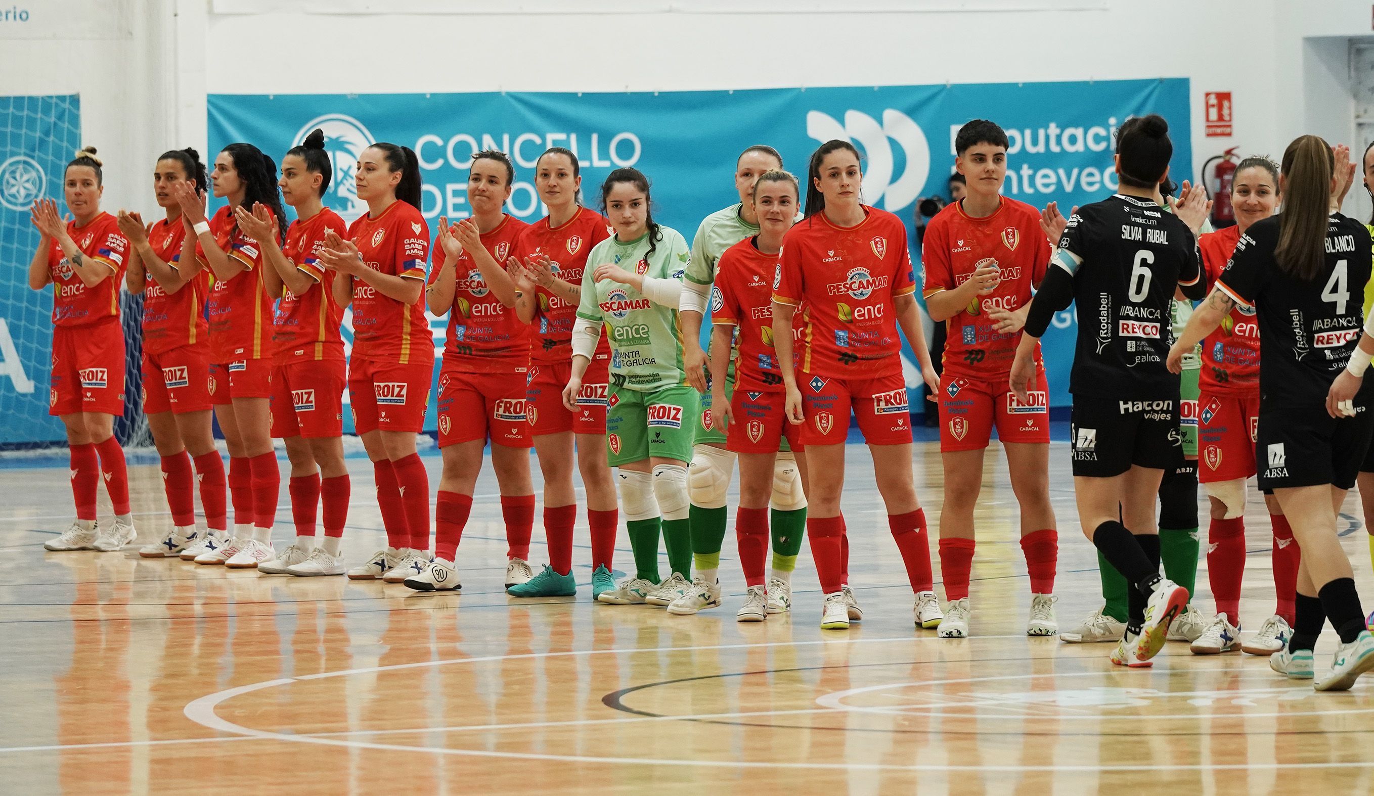 Partido de liga entre Poio Pescamar y Reyco Burela en la Seca