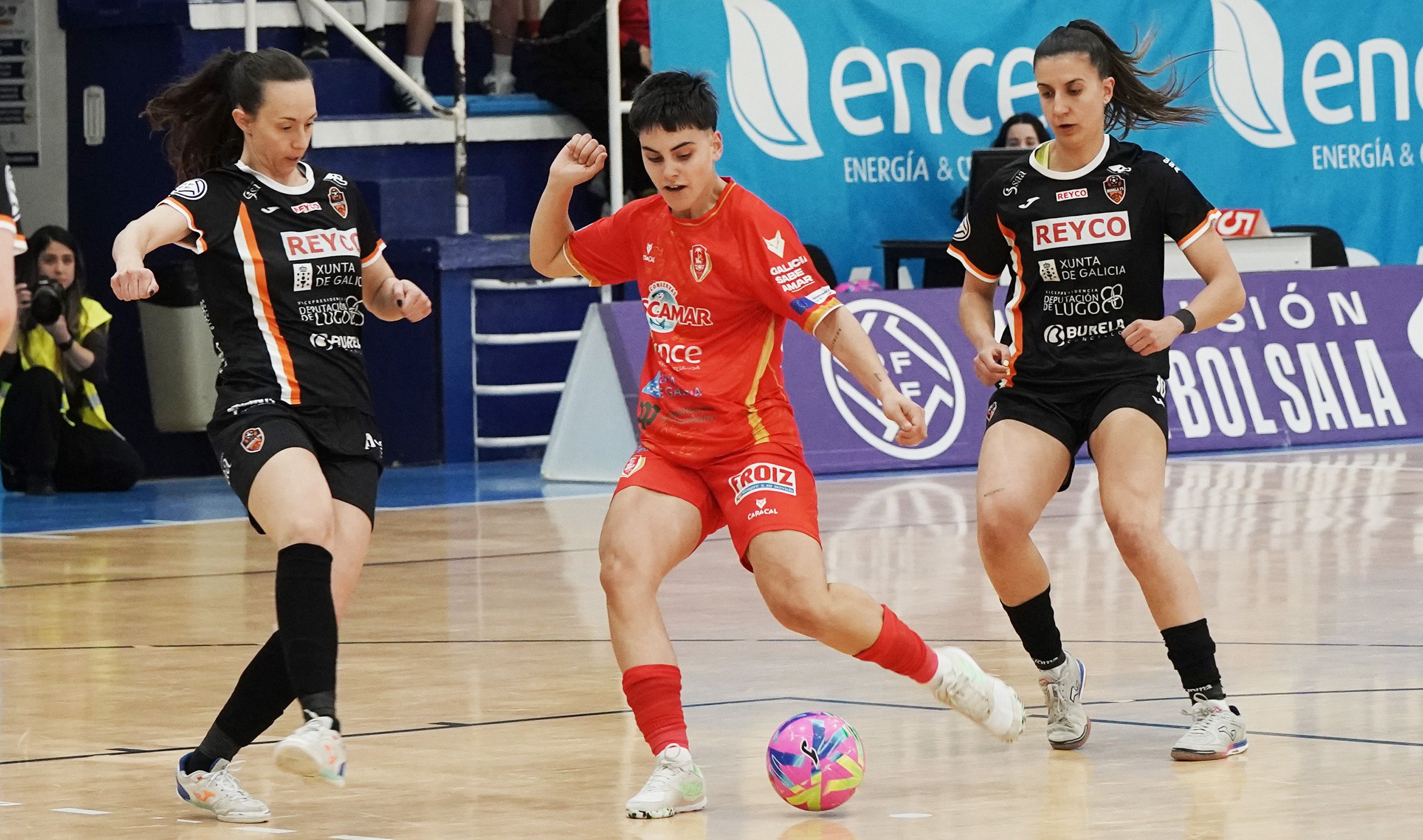 Partido de liga entre Poio Pescamar y Reyco Burela en la Seca