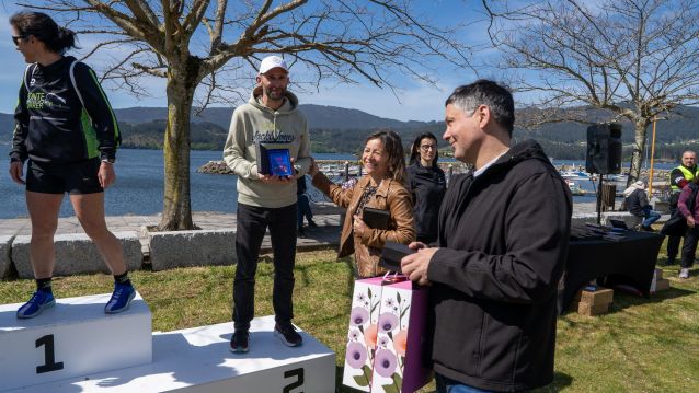 A conselleira Marta Villaverde e o alcalde Manu Lourenzo na entrega de premios