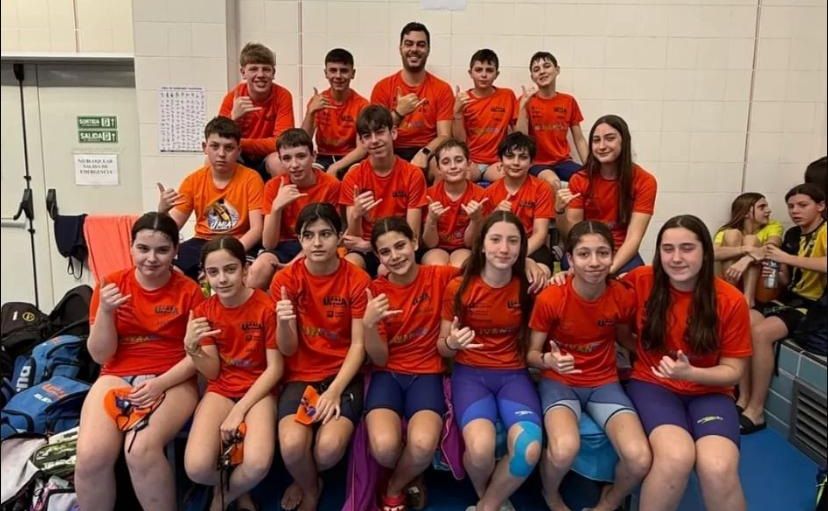 Equipo completo do Club Acuático Umia en Bétera