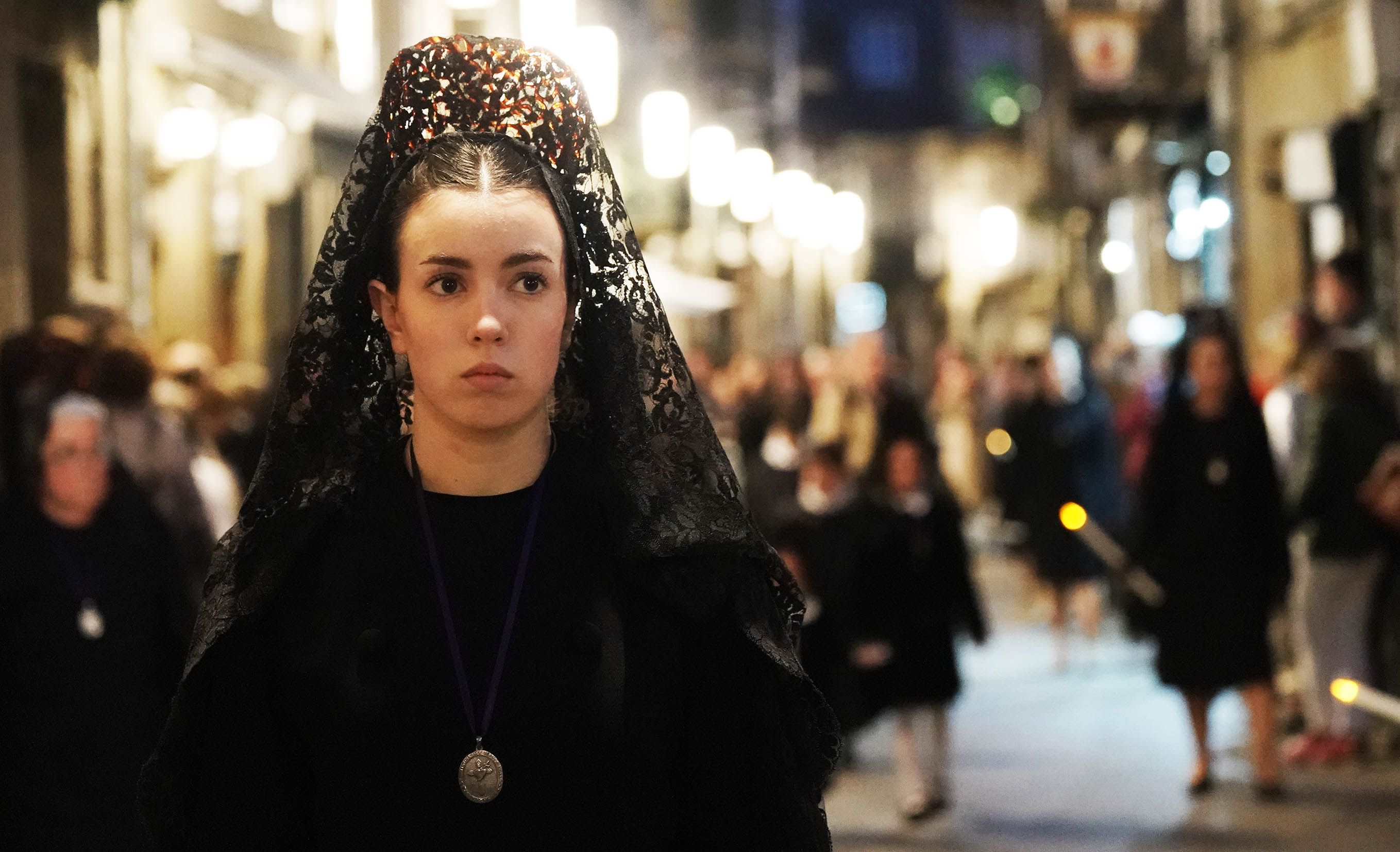 Imágenes de la procesión de la Virgen de la Soledad y Xesús Nazareno con la Cruz a la espalda Imágenes de la procesión de la Virgen de la Soledad y Xesús Nazareno con la Cruz a la espalda