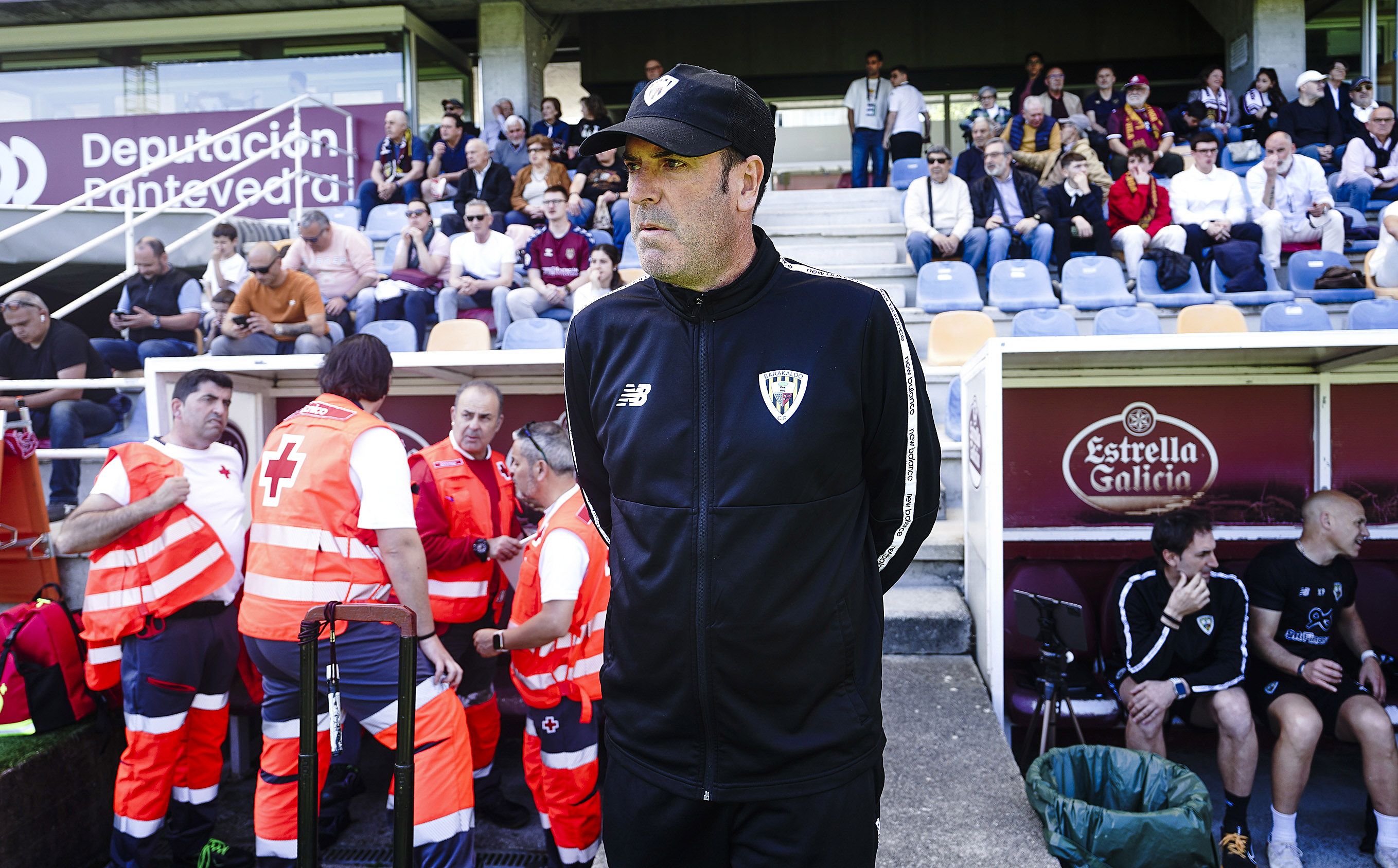 Partido entre Pontevedra CF y Barakaldo CF en Pasarón