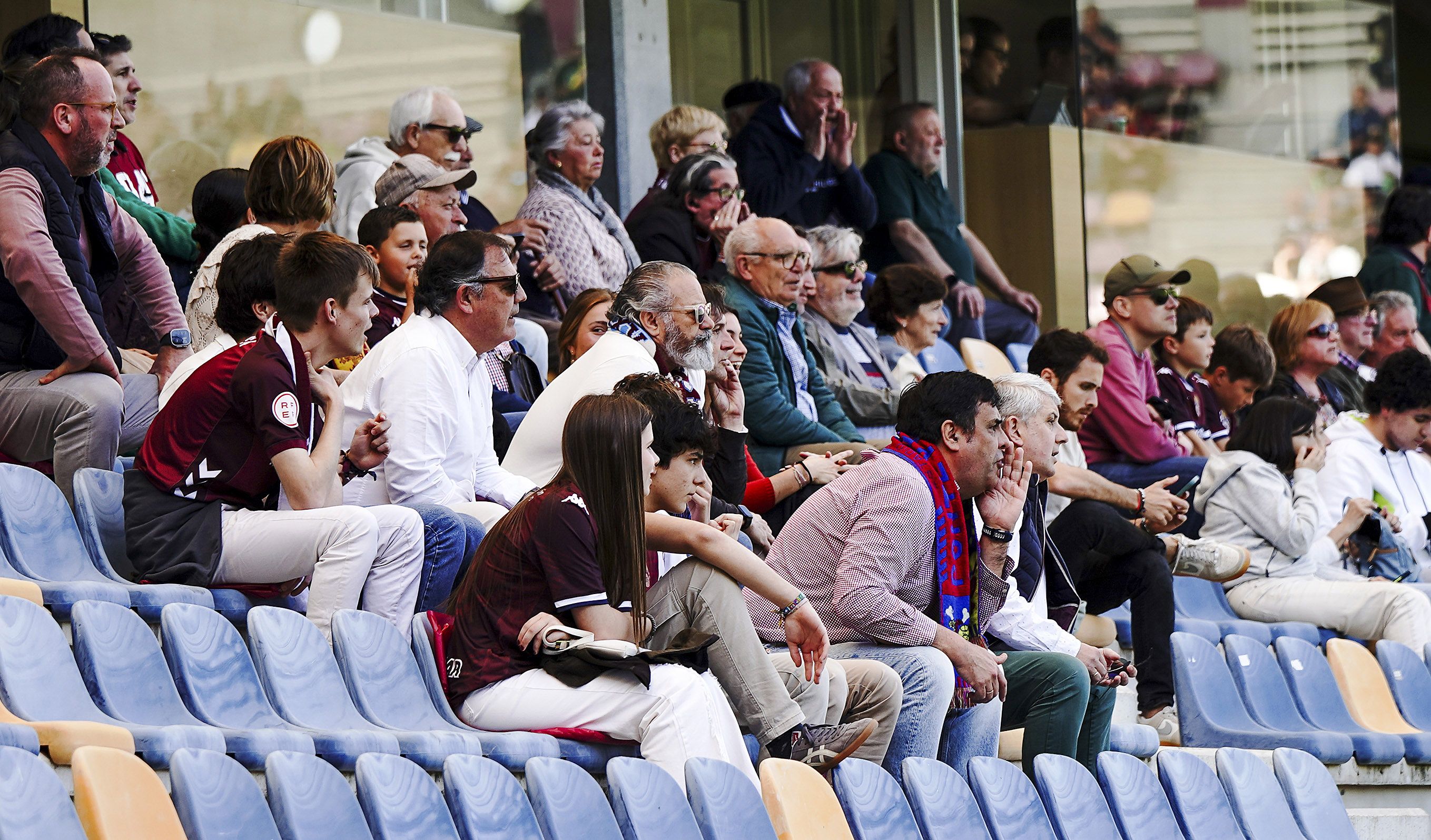 Partido entre Pontevedra CF y Barakaldo CF en Pasarón