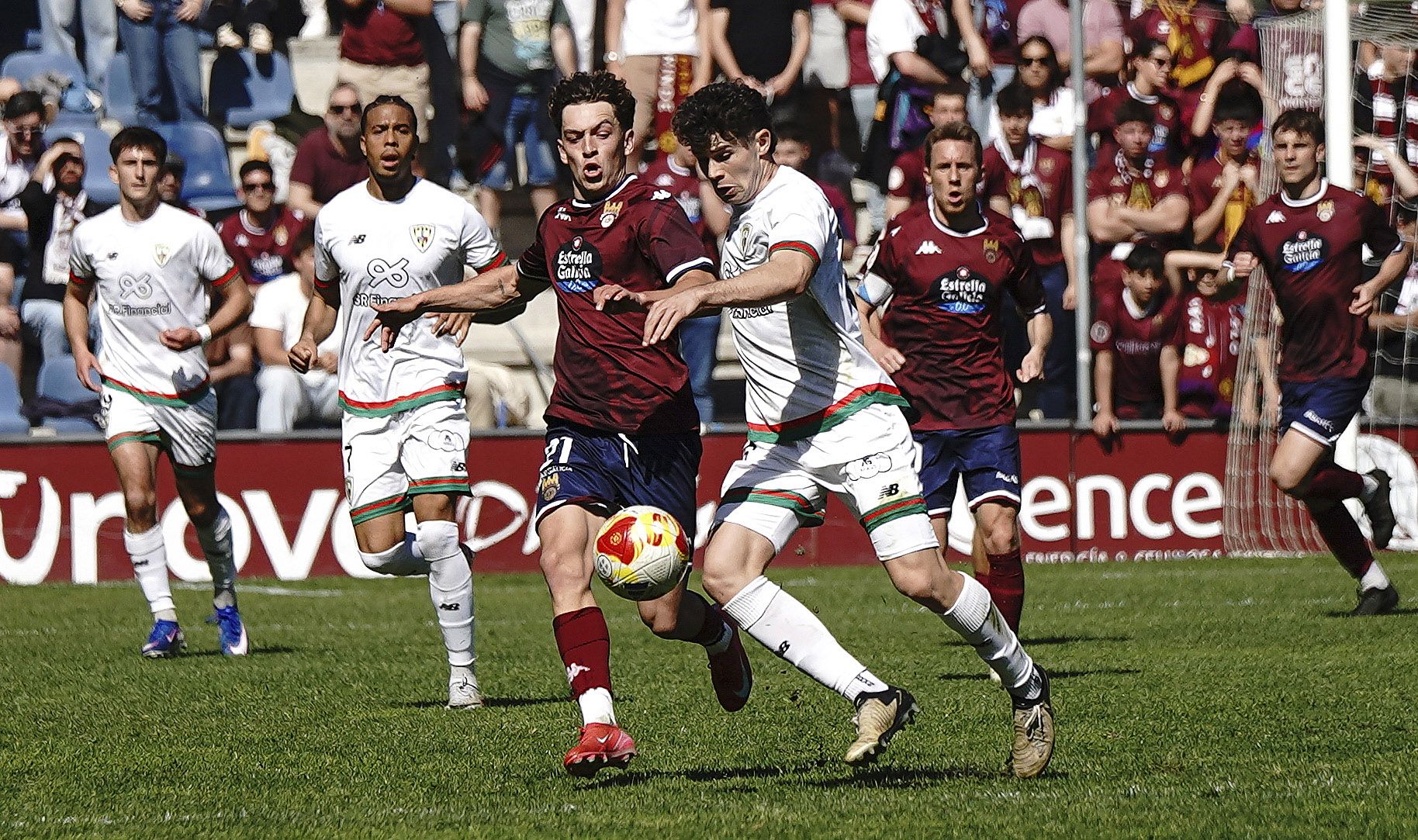 Partido entre Pontevedra CF y Barakaldo CF en Pasarón