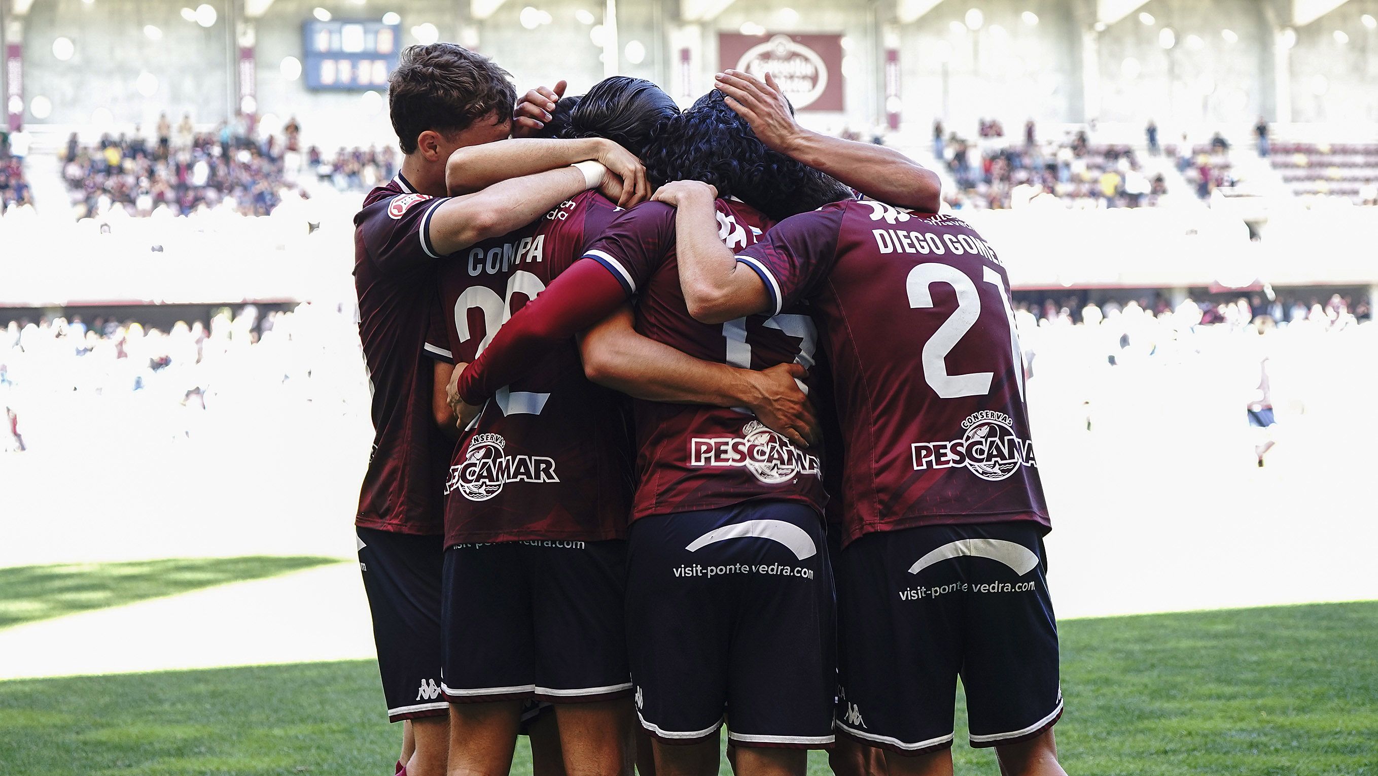 Partido entre Pontevedra CF y Barakaldo CF en Pasarón
