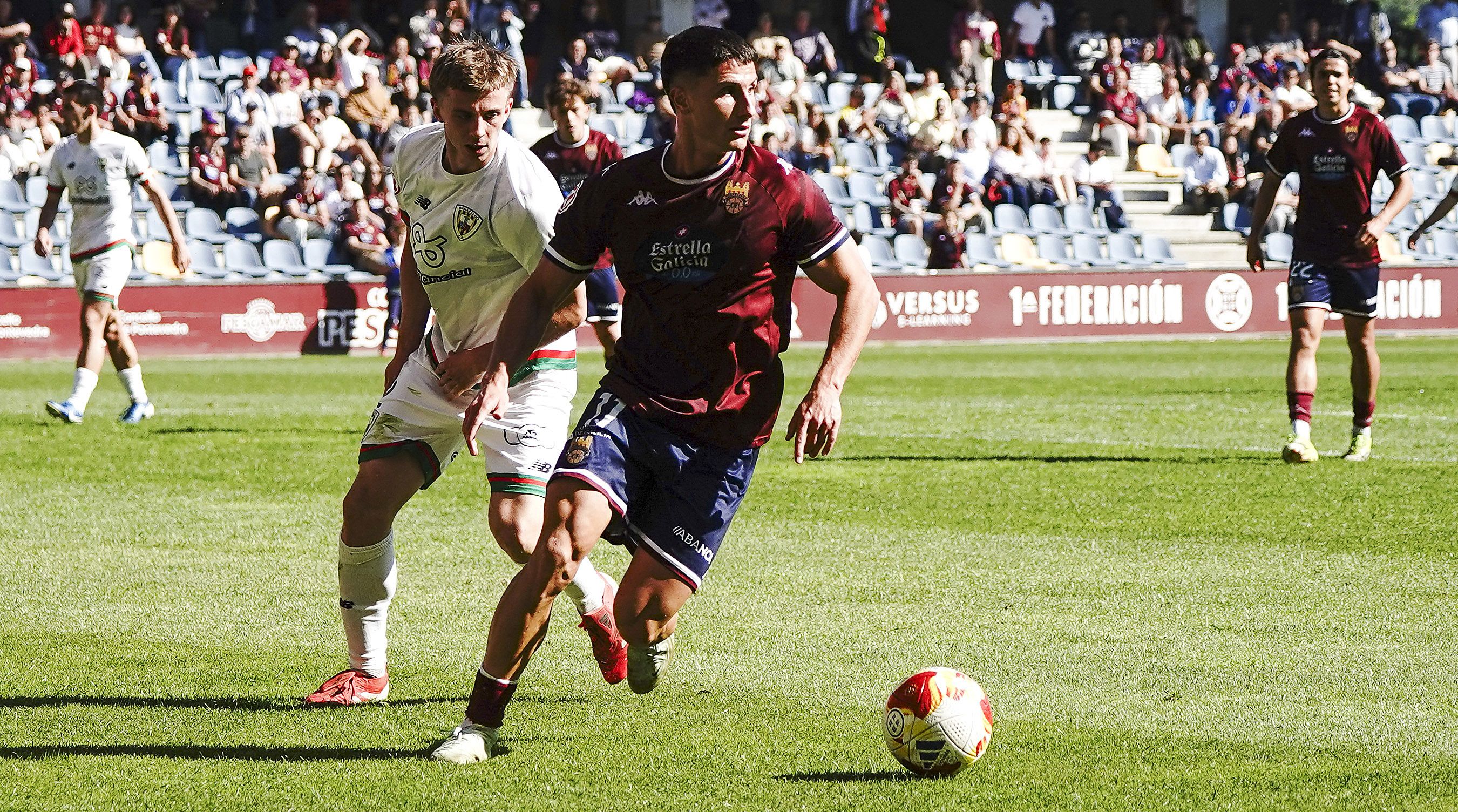 Partido entre Pontevedra CF y Barakaldo CF en Pasarón