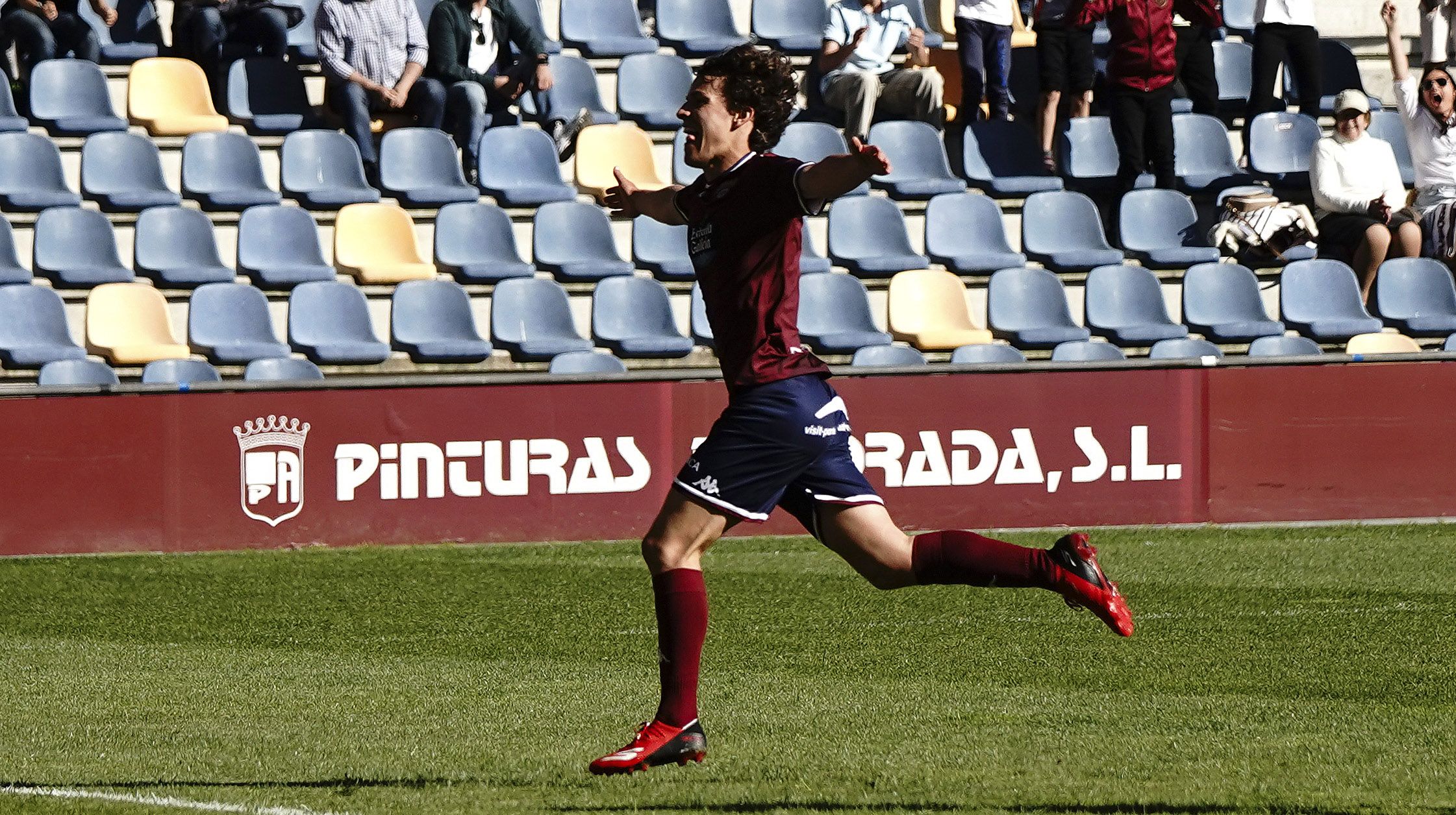 Joao Resende, en el partido entre Pontevedra CF y Barakaldo CF en Pasarón