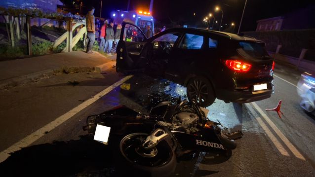 Accidente con un motorista herido en la PO-550 en Castrelo, Cambados