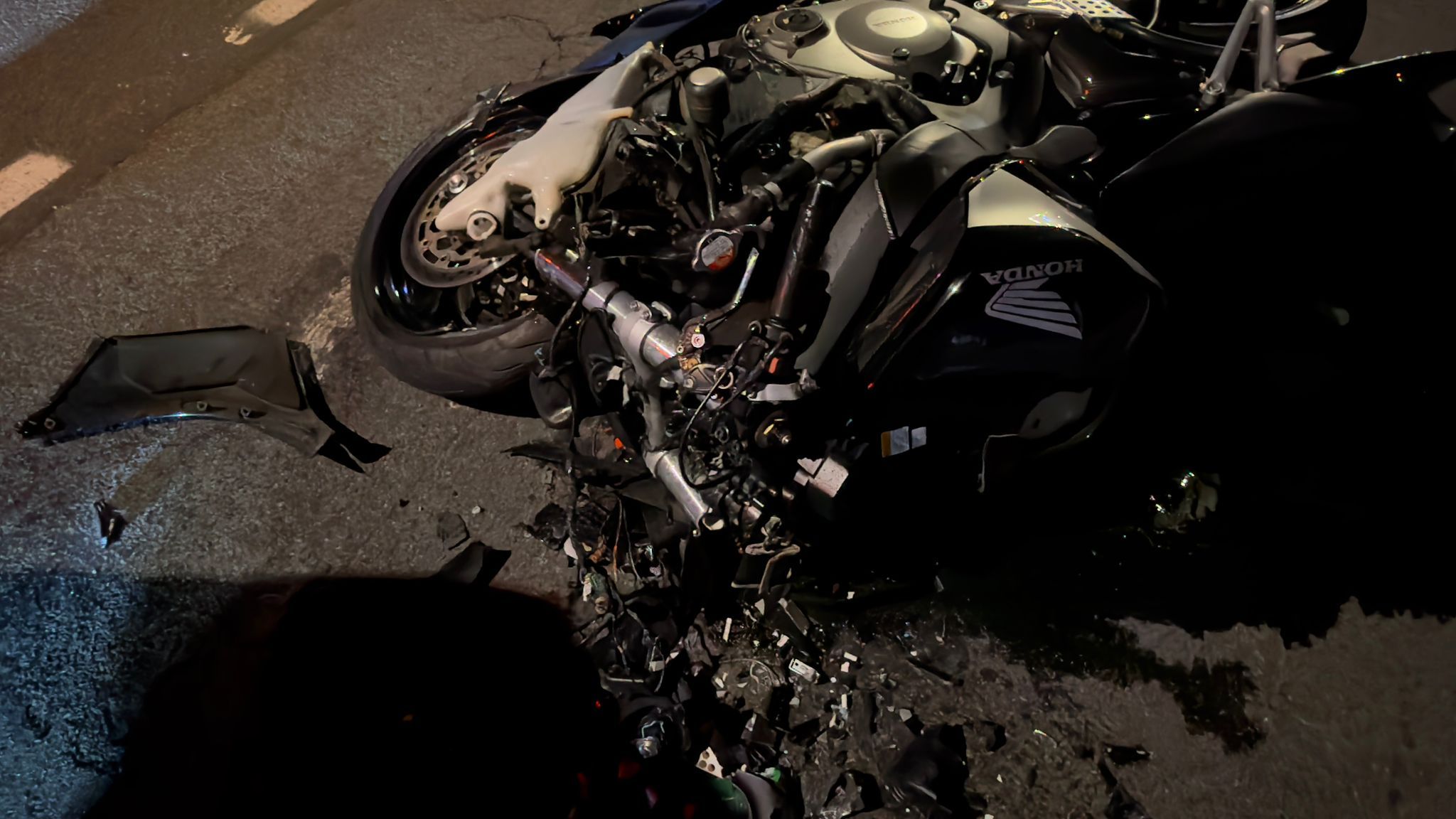 Accidente cun motorista ferido na PO-550 en Castrelo, Cambados