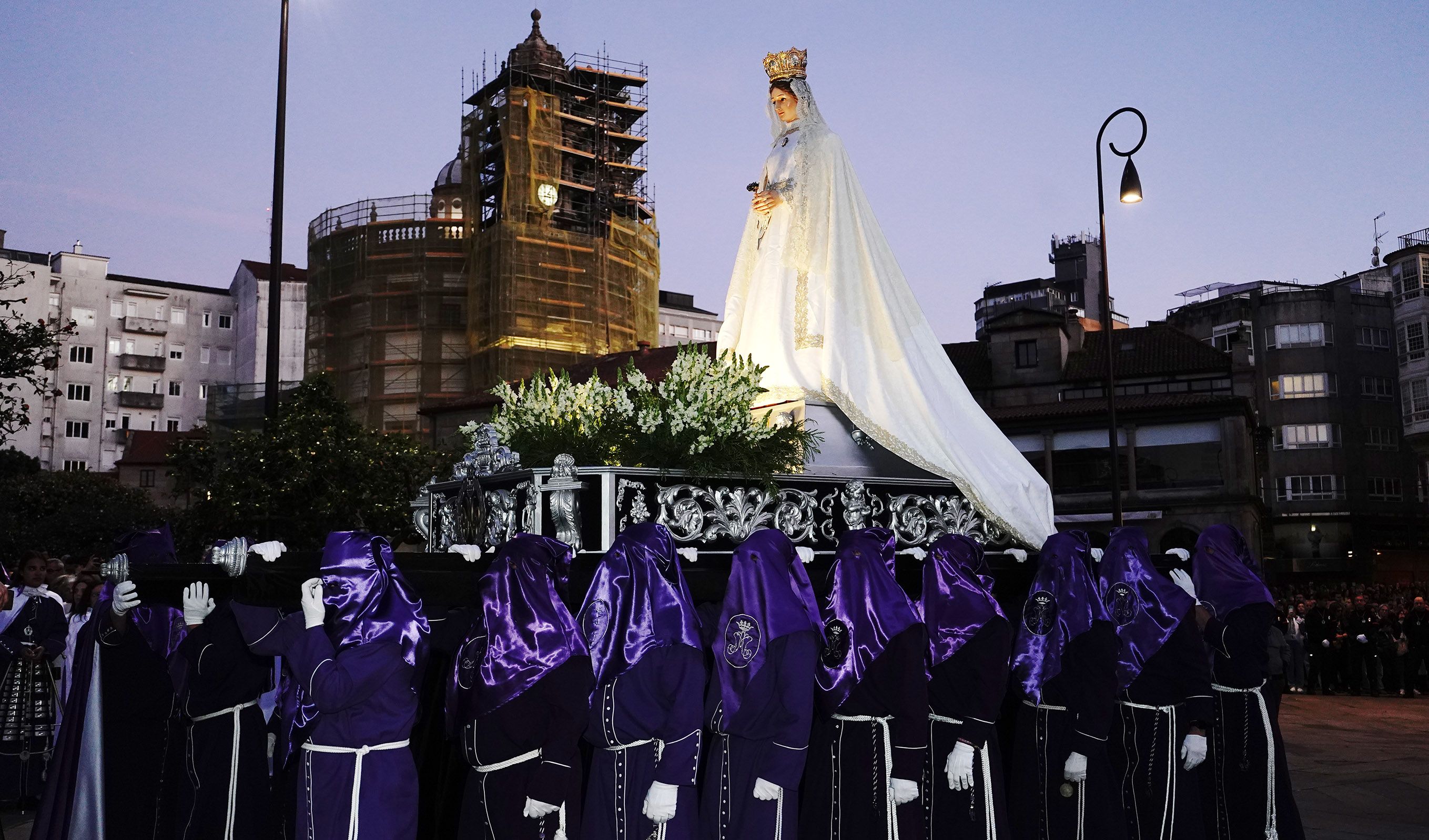 Procesión do Encontro de Xesús Resucitado que pecha a Semana Santa de Pontevedra Procesión do Encontro de Xesús Resucitado que pecha a Semana Santa de Pontevedra