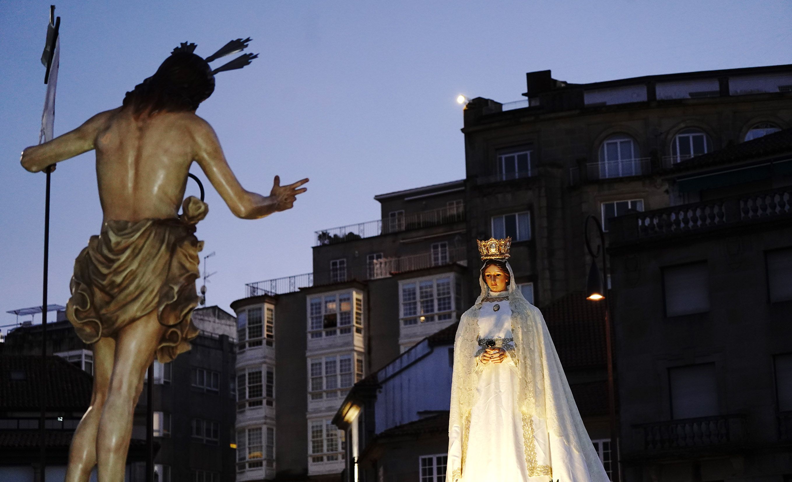Procesión do Encontro de Xesús Resucitado que pecha a Semana Santa de Pontevedra Procesión do Encontro de Xesús Resucitado que pecha a Semana Santa de Pontevedra