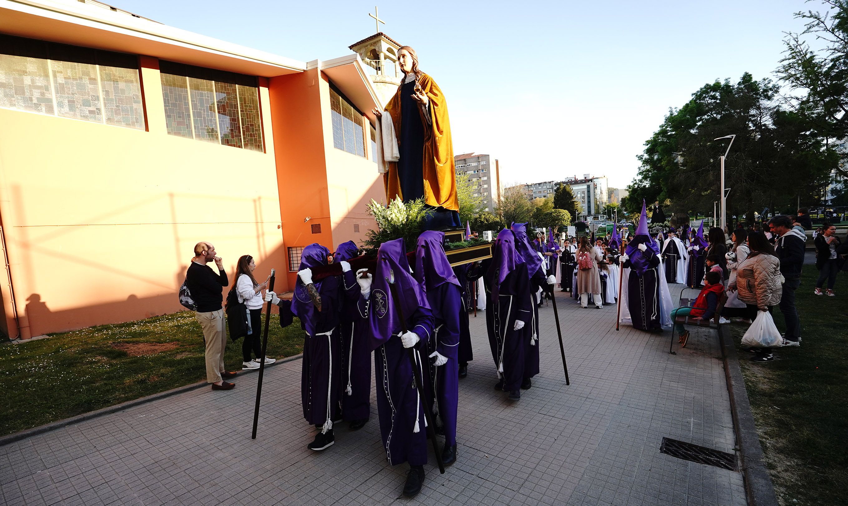 Procesión do Encontro de Xesús Resucitado que pecha a Semana Santa de Pontevedra Procesión do Encontro de Xesús Resucitado que pecha a Semana Santa de Pontevedra