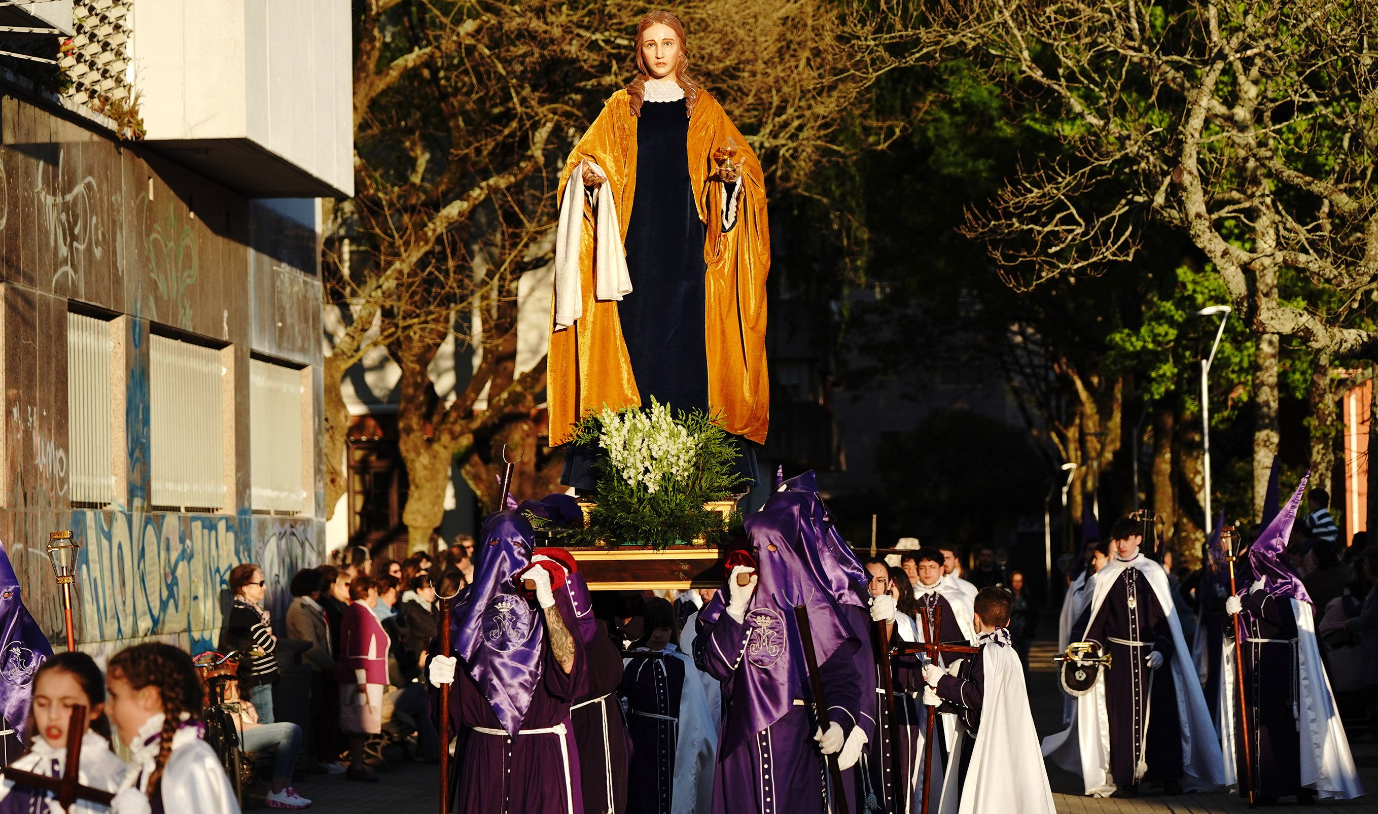 Procesión do Encontro de Xesús Resucitado que pecha a Semana Santa de Pontevedra Procesión do Encontro de Xesús Resucitado que pecha a Semana Santa de Pontevedra