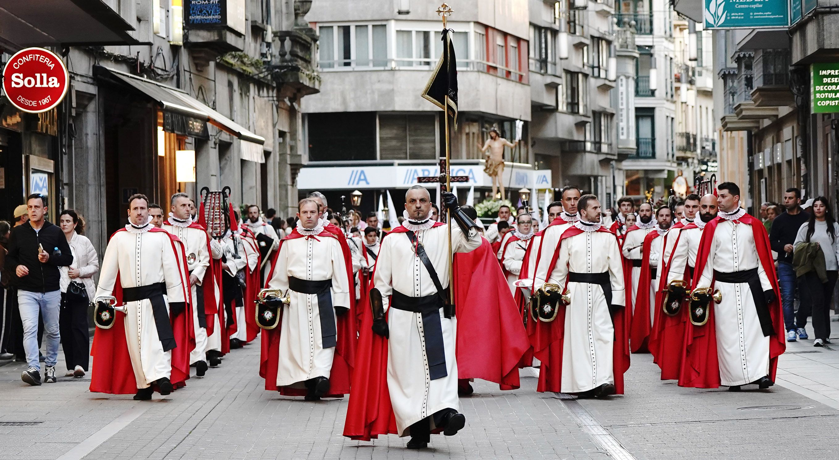 Procesión do Encontro de Xesús Resucitado que pecha a Semana Santa de Pontevedra Procesión do Encontro de Xesús Resucitado que pecha a Semana Santa de Pontevedra