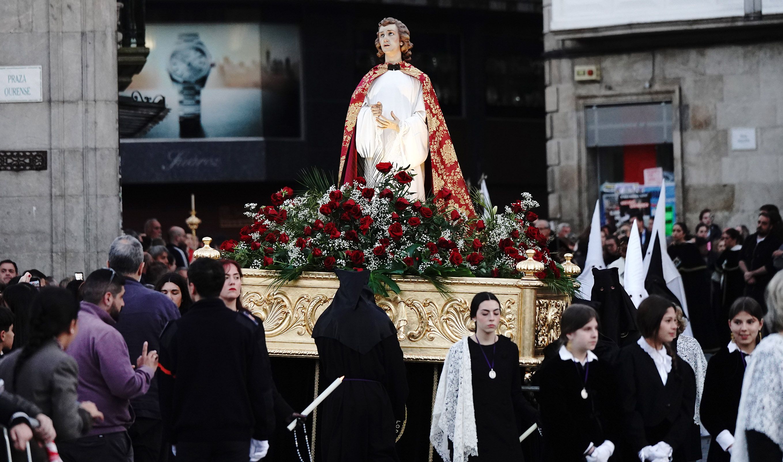 Procesión do Encontro de Xesús Resucitado que pecha a Semana Santa de Pontevedra Procesión do Encontro de Xesús Resucitado que pecha a Semana Santa de Pontevedra
