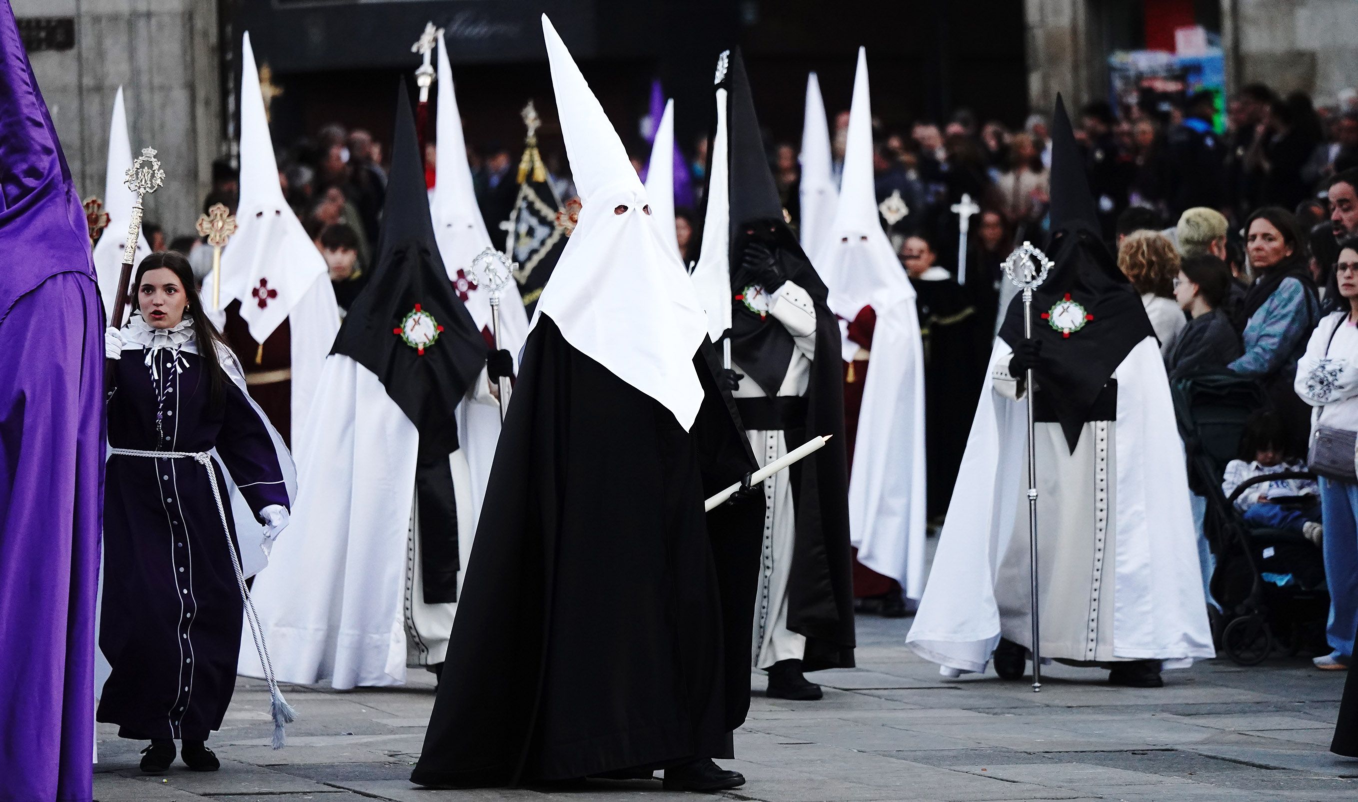 Procesión do Encontro de Xesús Resucitado que pecha a Semana Santa de Pontevedra Procesión do Encontro de Xesús Resucitado que pecha a Semana Santa de Pontevedra