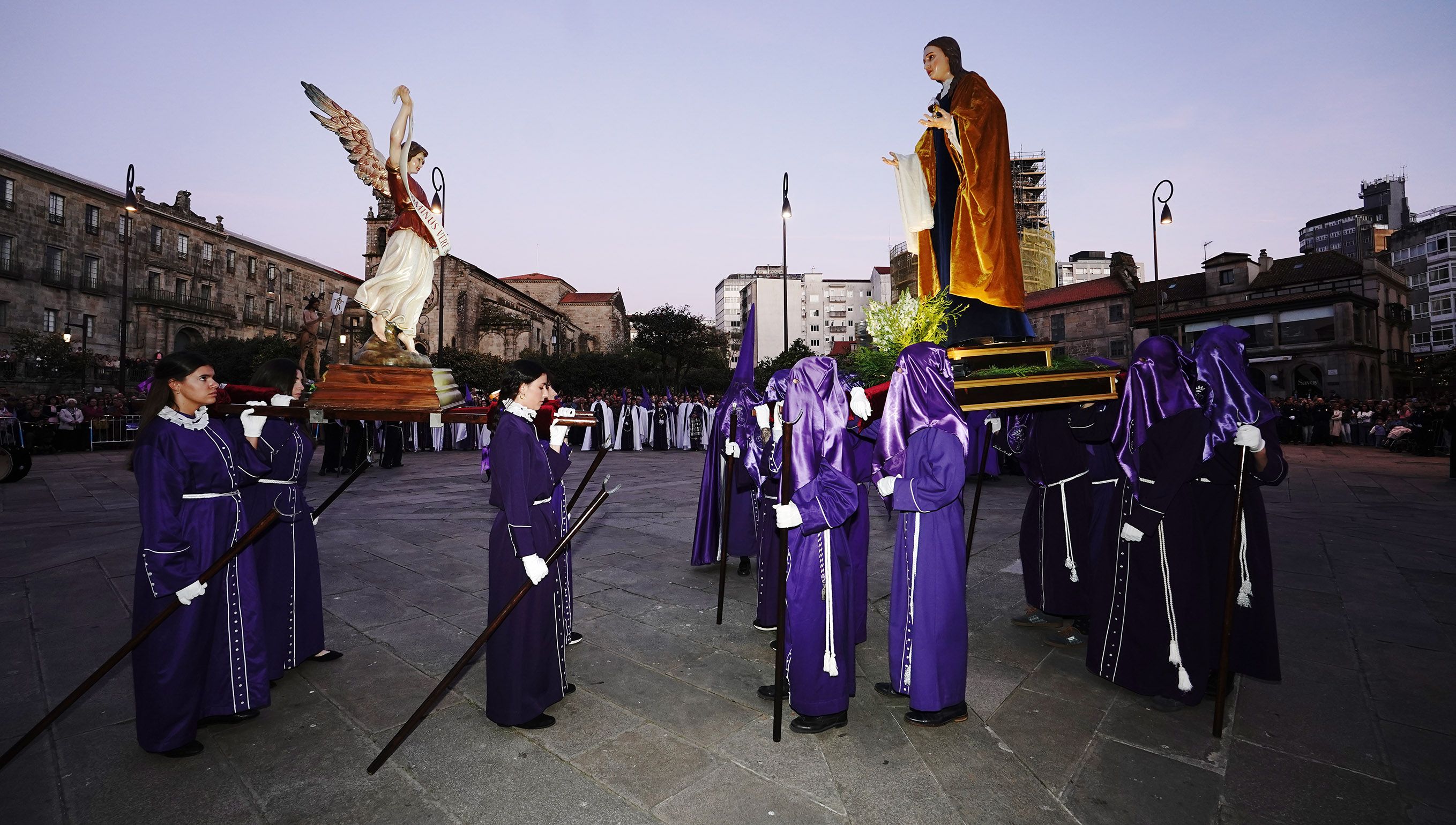 Procesión do Encontro de Xesús Resucitado que pecha a Semana Santa de Pontevedra Procesión do Encontro de Xesús Resucitado que pecha a Semana Santa de Pontevedra