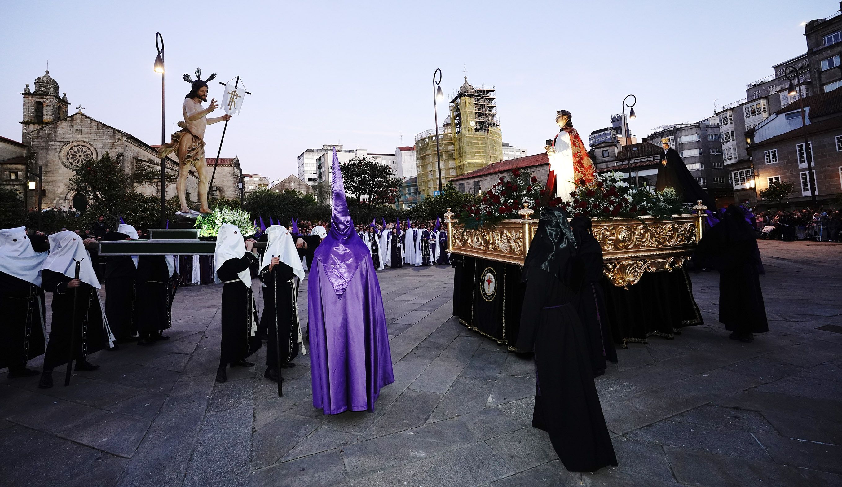 Procesión do Encontro de Xesús Resucitado que pecha a Semana Santa de Pontevedra Procesión do Encontro de Xesús Resucitado que pecha a Semana Santa de Pontevedra