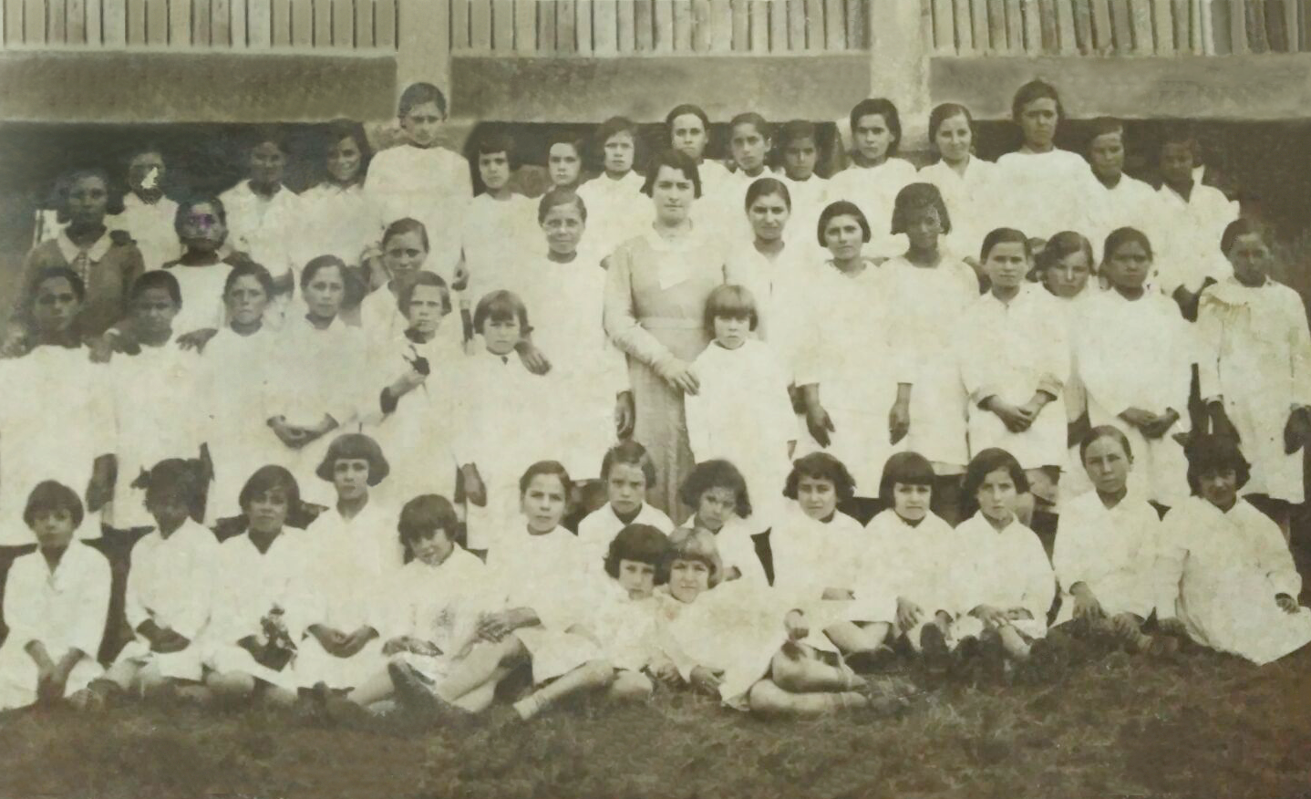 Escuela de niñas de Carracedo con Pilar Poza