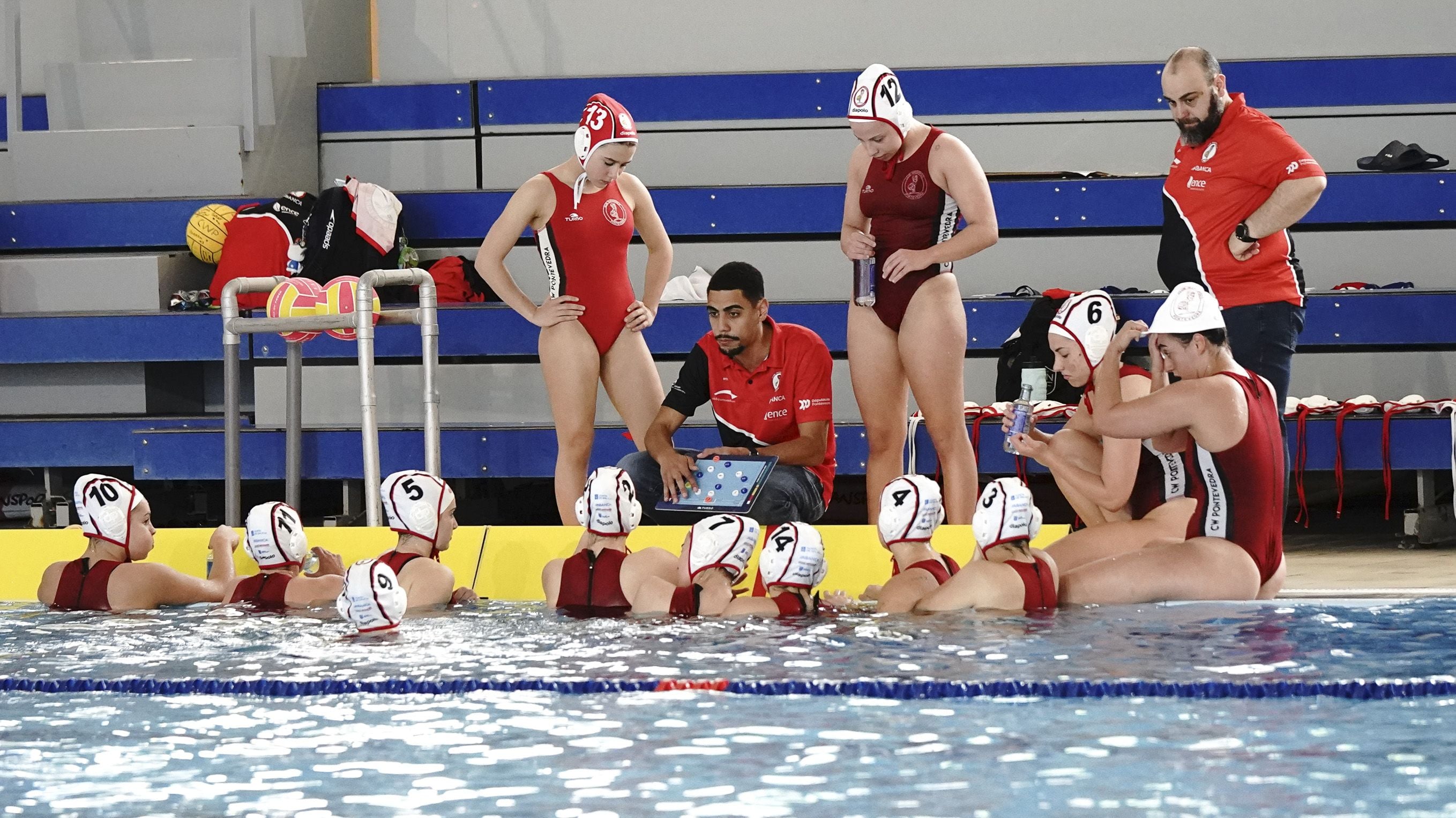 Partido entre el Waterpolo Pontevedra y el Leioa WP en Rías do Sur