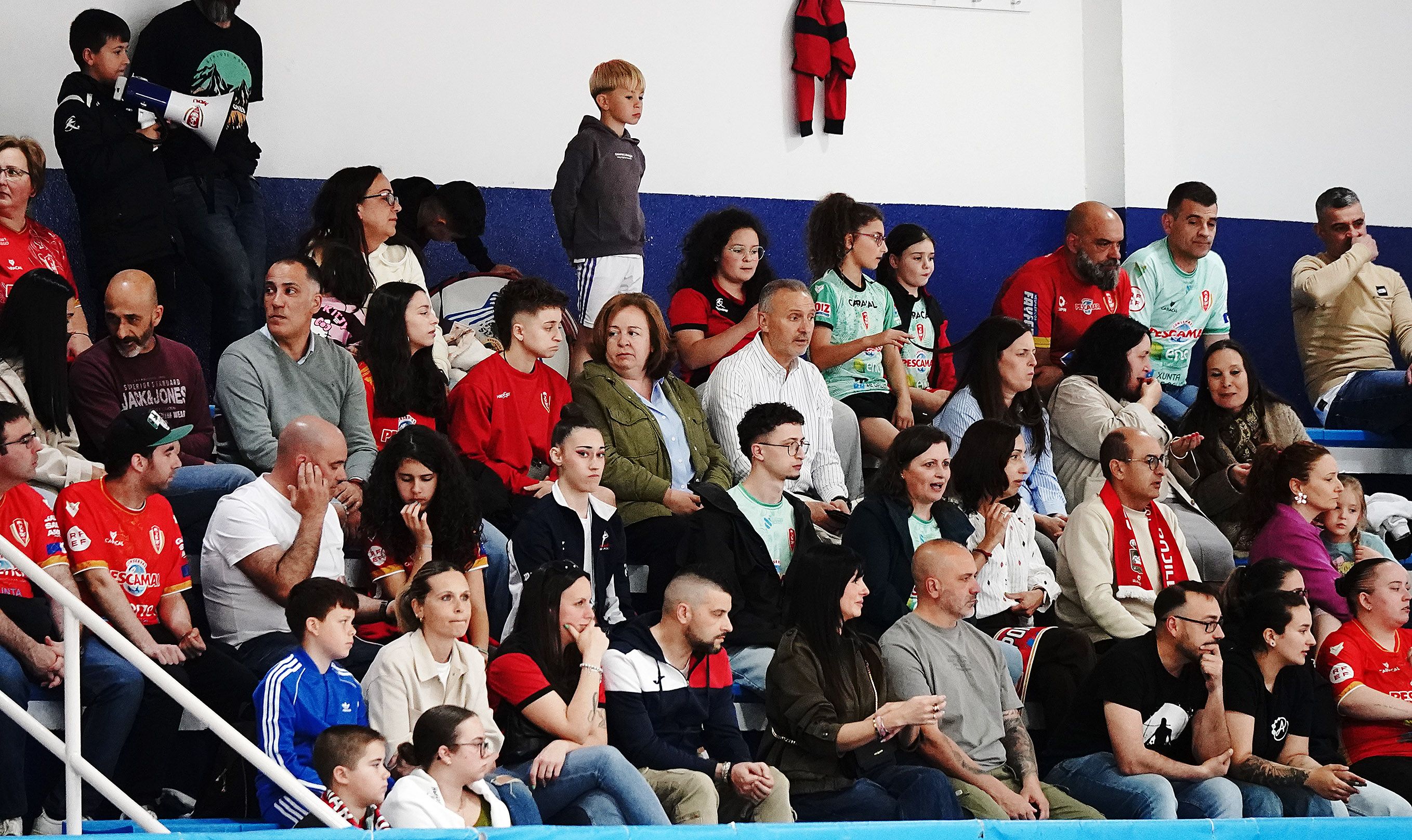 Partido de liga entre Poio Pescamar y LBTL Futsal Alcantarilla en A Seca