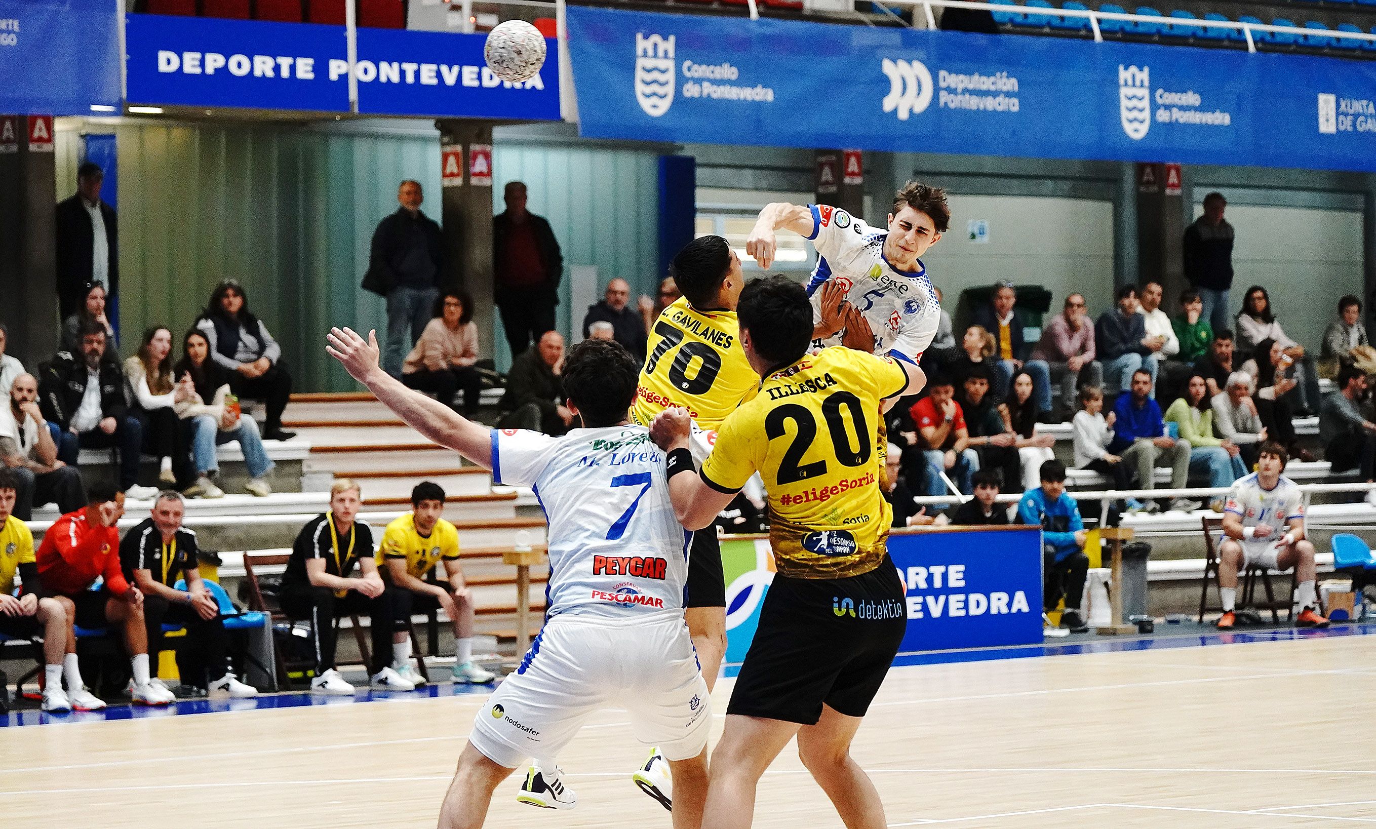 Partido entre Cisne y Club Balonmano Soria en el Municipal Partido entre Cisne y Club Balonmano Soria en el Municipal