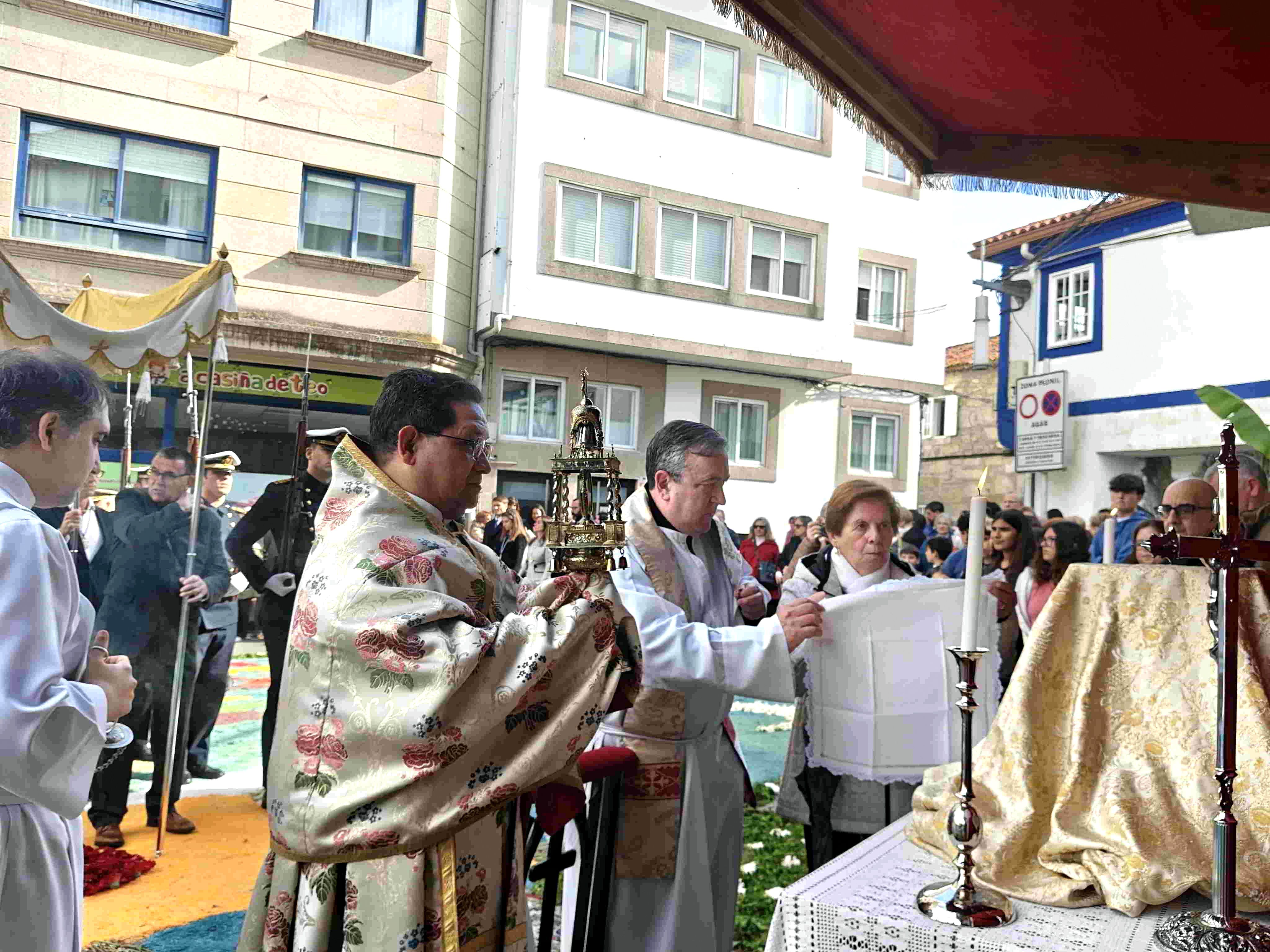 Procesión de la Comunión de Pascua (Viático) Procesión de la Comunión de Pascua (Viático)