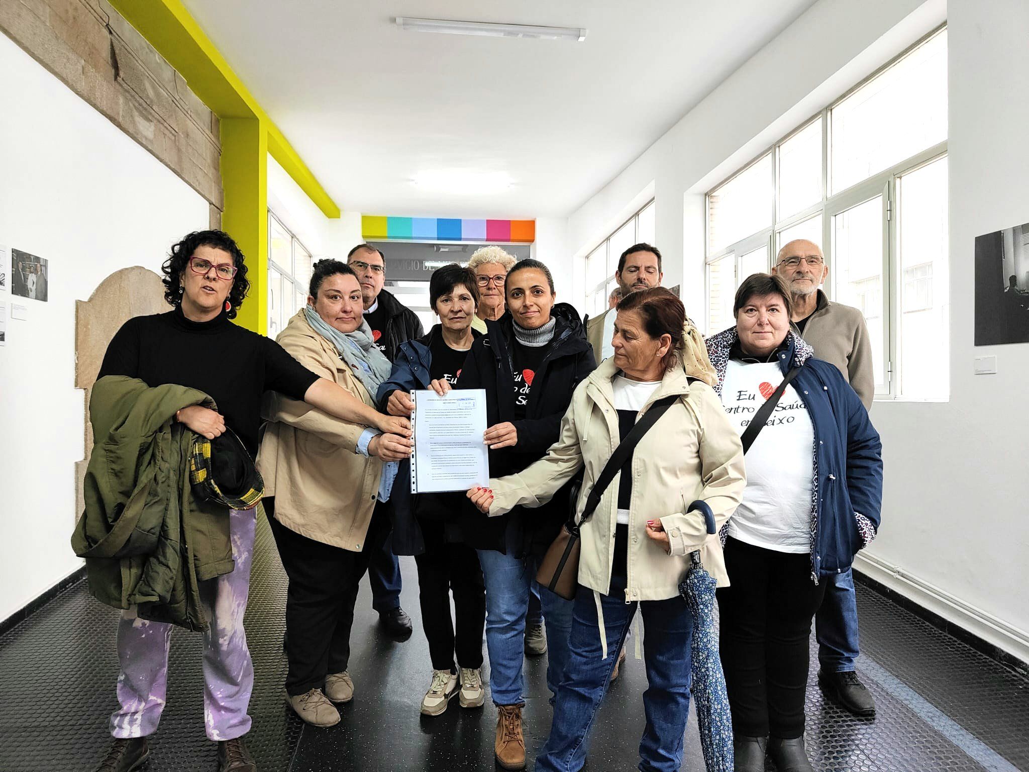 Representantes de la Plataforma pola Defensa do Centro de Saúde de Seixo e de Marín