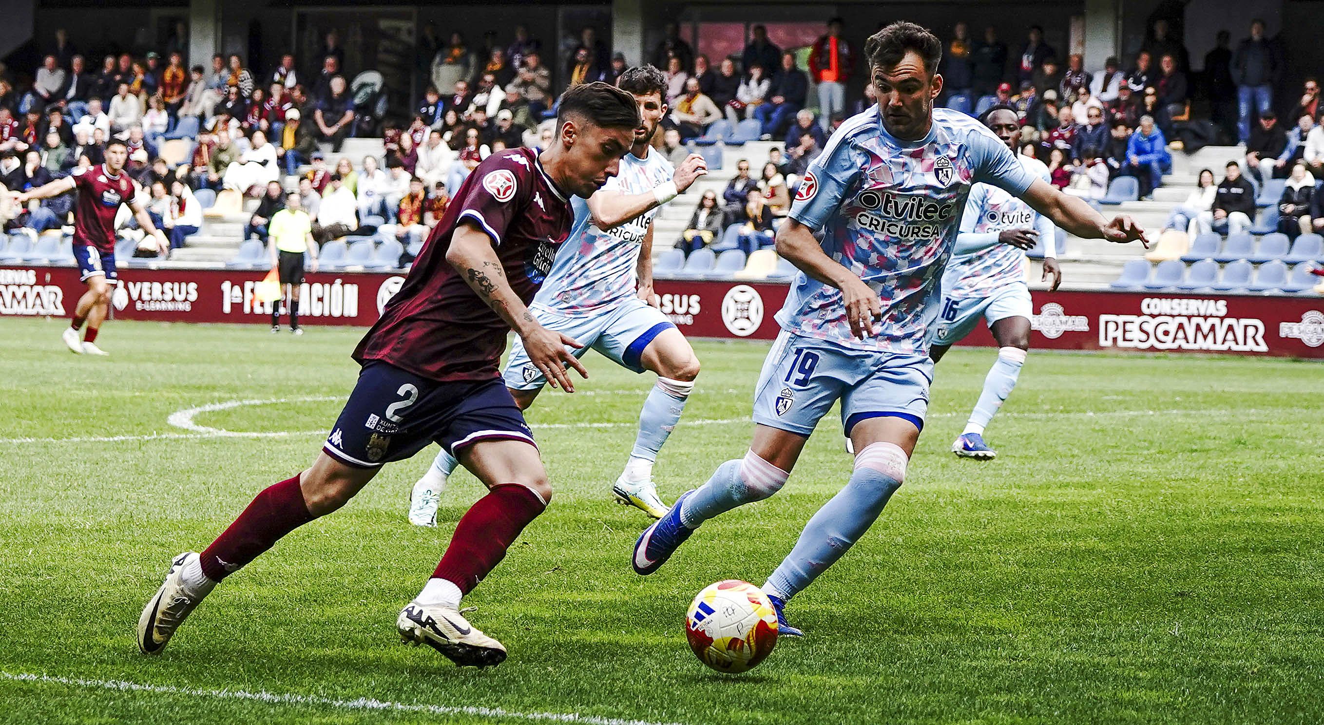 Víctor Eimil, en el partido entre Pontevedra CF y SD Ponferradina en Pasarón Víctor Eimil, en el partido entre Pontevedra CF y SD Ponferradina en Pasarón
