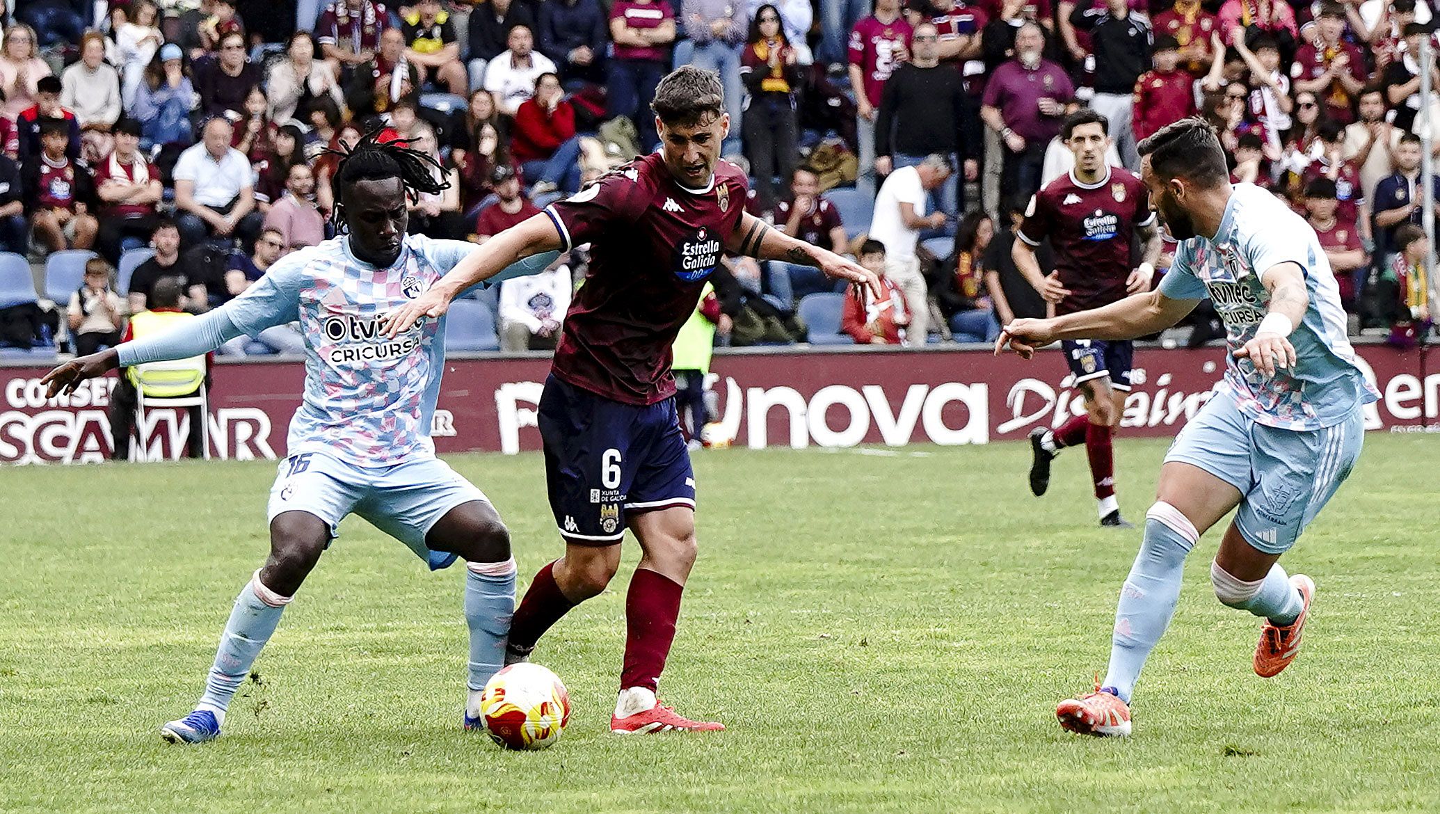 Partido entre Pontevedra CF y SD Ponferradina en Pasarón Partido entre Pontevedra CF y SD Ponferradina en Pasarón