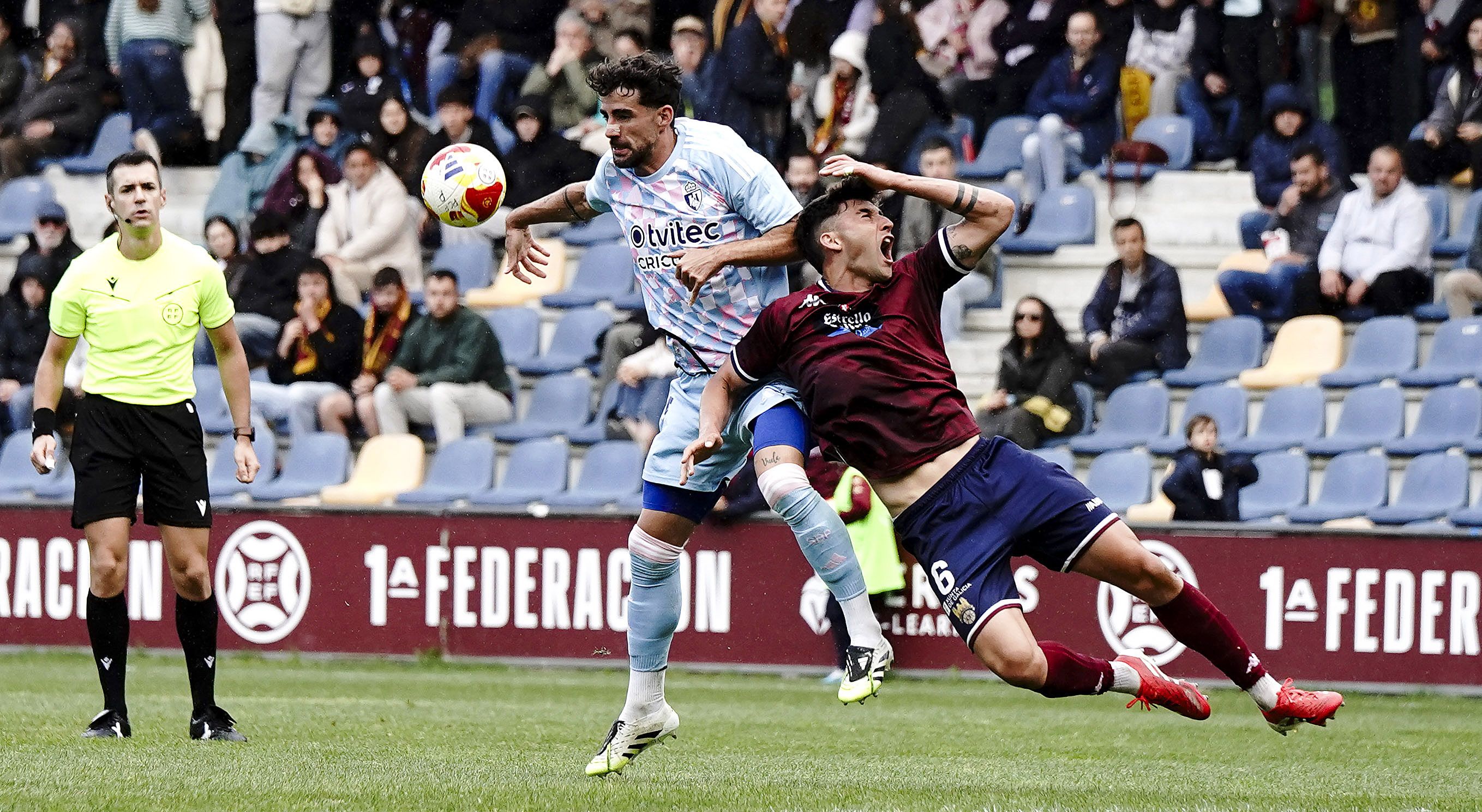 Partido entre Pontevedra CF y SD Ponferradina en Pasarón Partido entre Pontevedra CF y SD Ponferradina en Pasarón