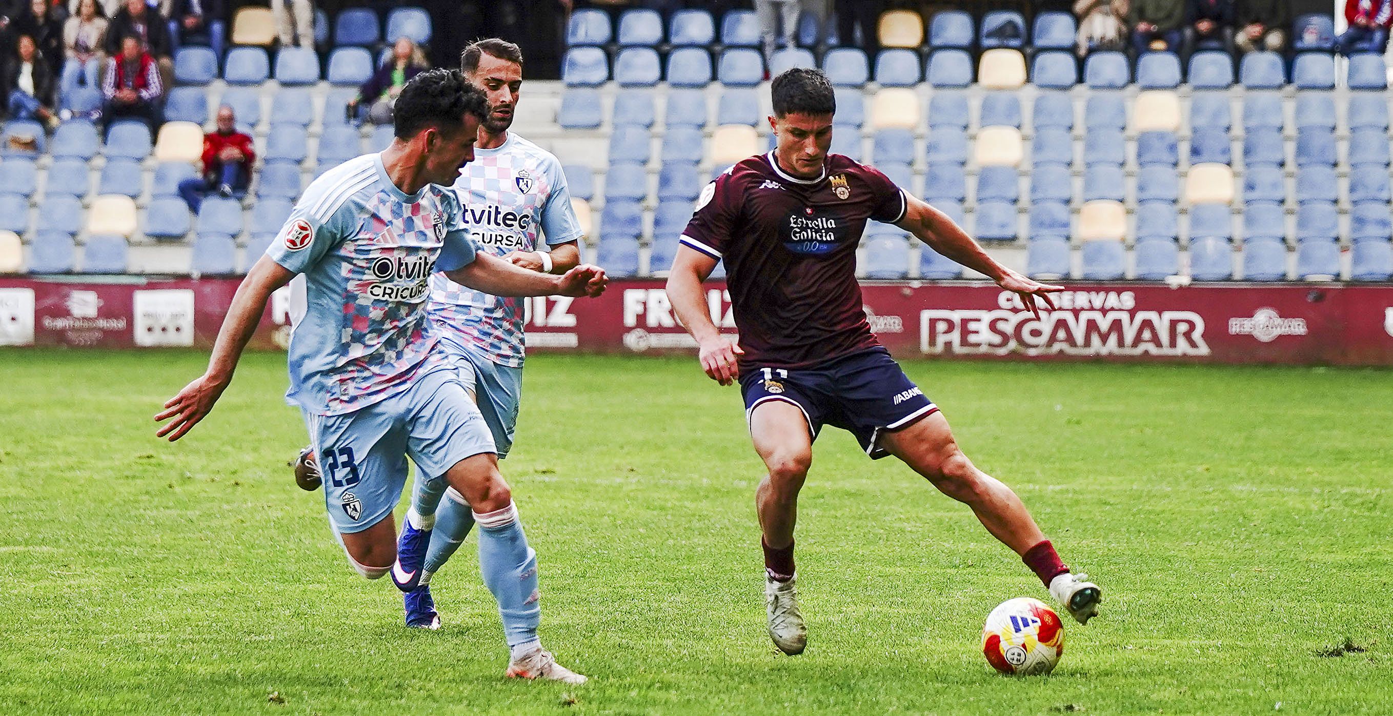 Partido entre Pontevedra CF y SD Ponferradina en Pasarón Partido entre Pontevedra CF y SD Ponferradina en Pasarón