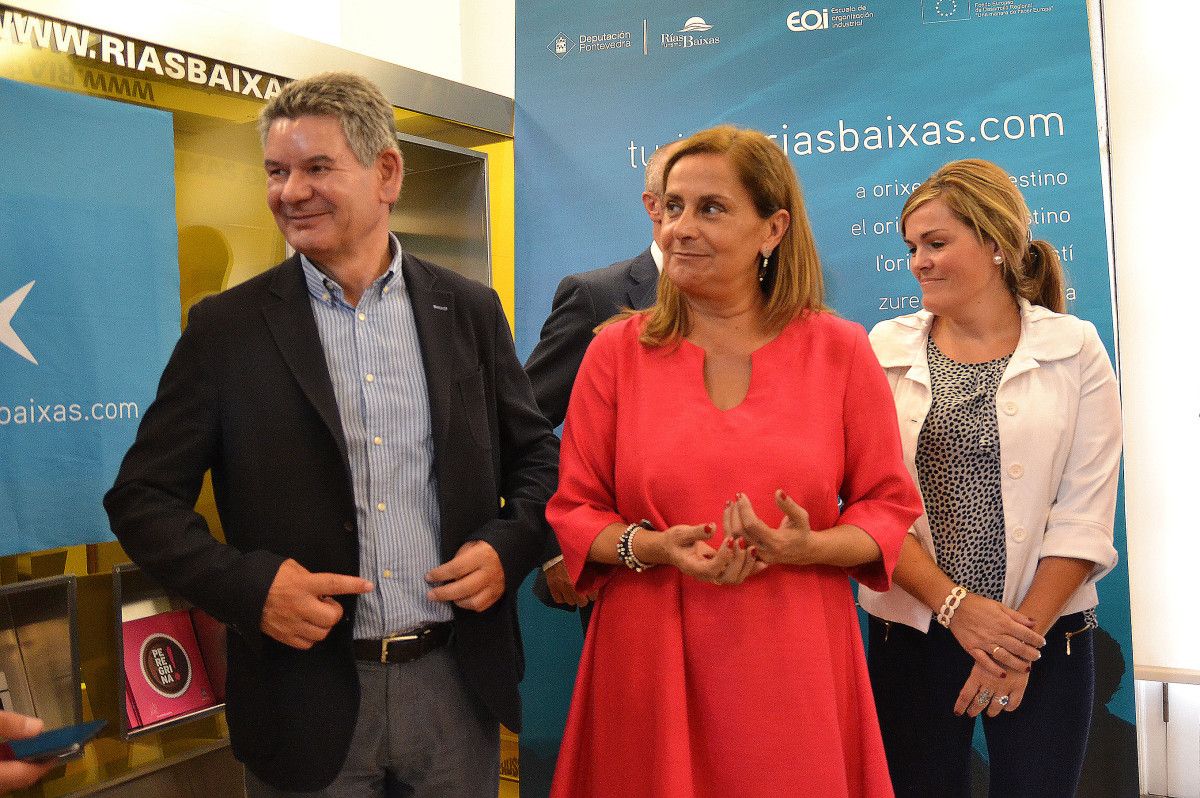 Carmela Silva visitó la sede de Turismo Rías Baixas