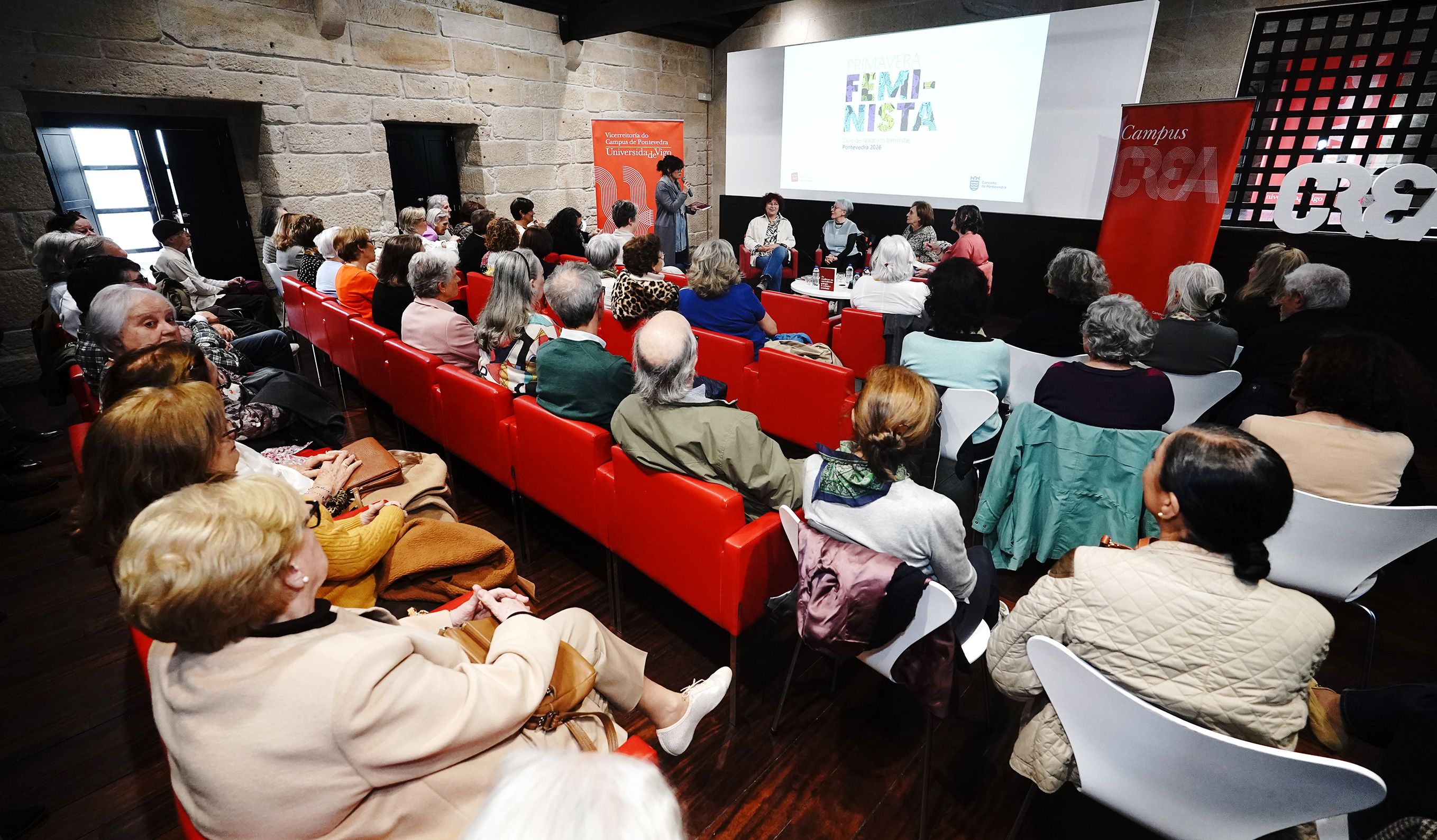 Charla 'Las mujeres en el periodismo gallego: la crónica revelada' Charla 'Las mujeres en el periodismo gallego: la crónica revelada'