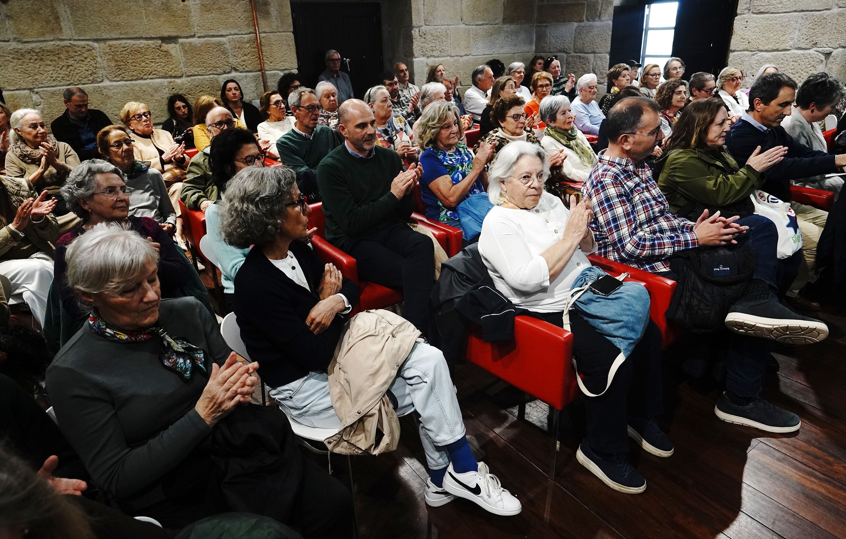 Charla 'Las mujeres en el periodismo gallego: la crónica revelada' Charla 'Las mujeres en el periodismo gallego: la crónica revelada'