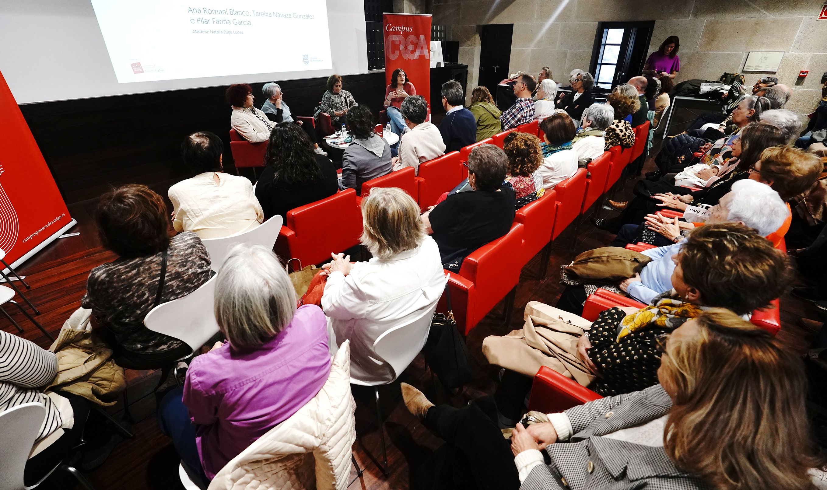 Charla 'Las mujeres en el periodismo gallego: la crónica revelada' Charla 'Las mujeres en el periodismo gallego: la crónica revelada'
