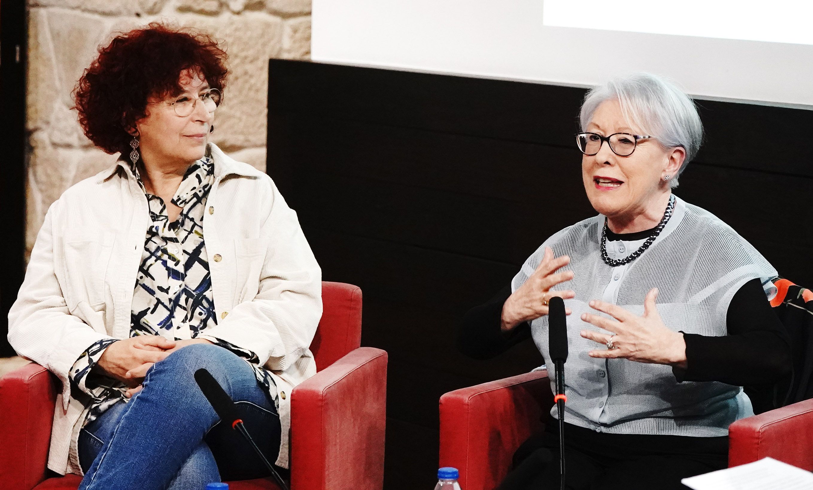 Charla 'Las mujeres en el periodismo gallego: la crónica revelada' Charla 'Las mujeres en el periodismo gallego: la crónica revelada'