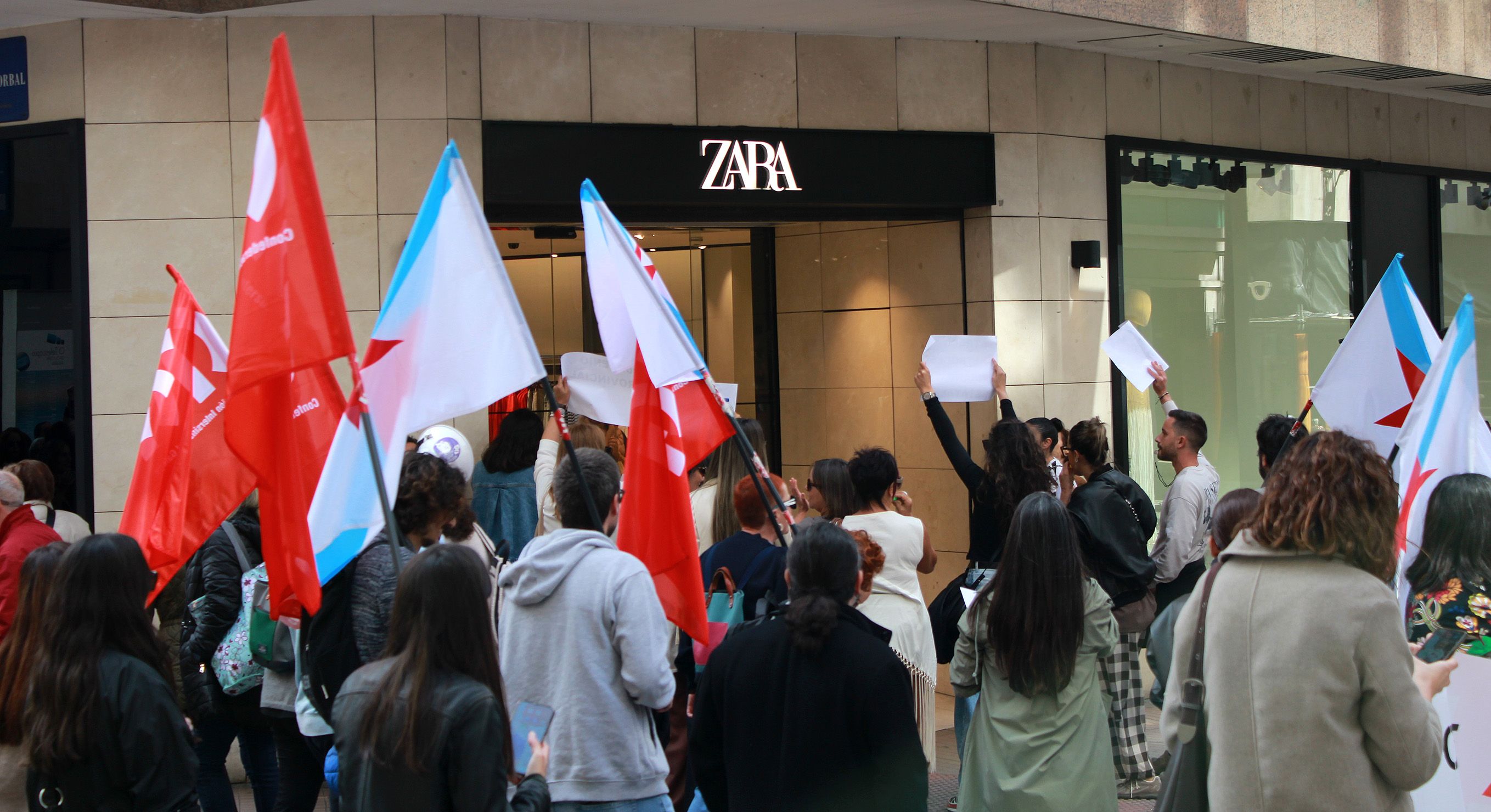 Manifestación en Pontevedra del personal del comercio textil y calzado Manifestación en Pontevedra del personal del comercio textil y calzado
