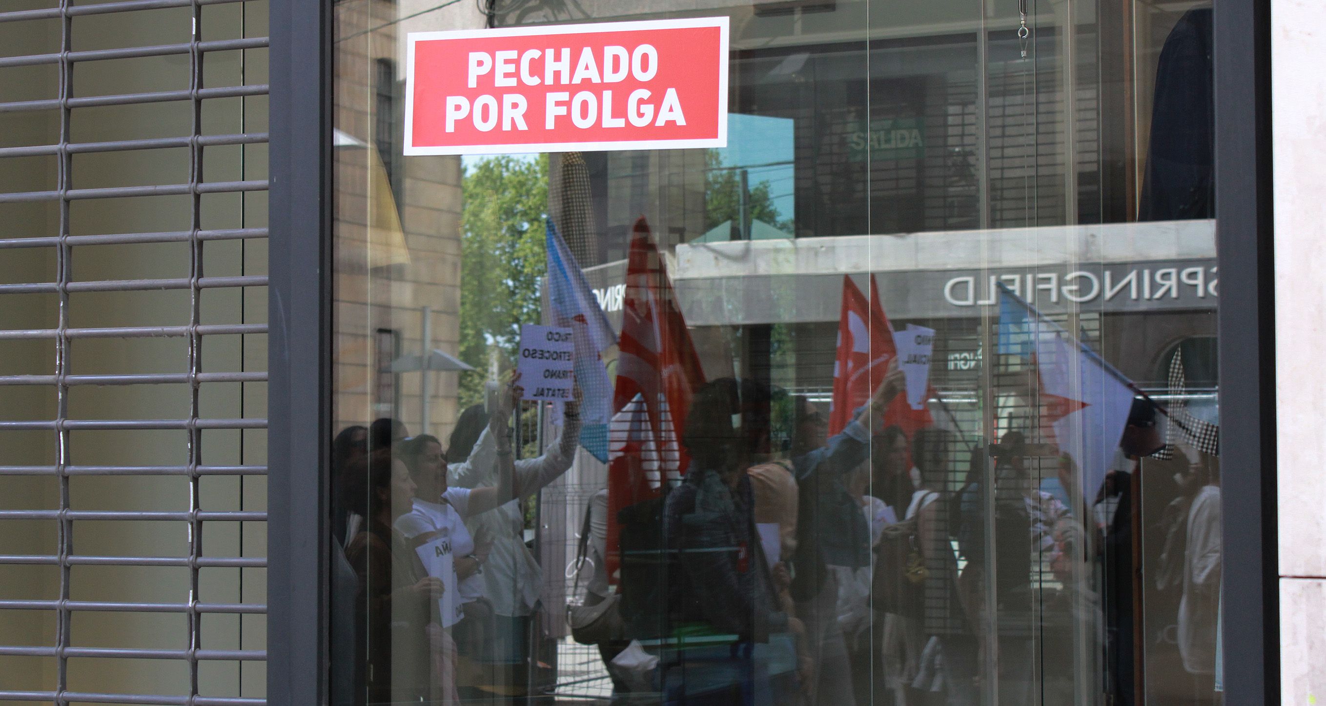 Manifestación en Pontevedra del personal del comercio textil y calzado Manifestación en Pontevedra del personal del comercio textil y calzado